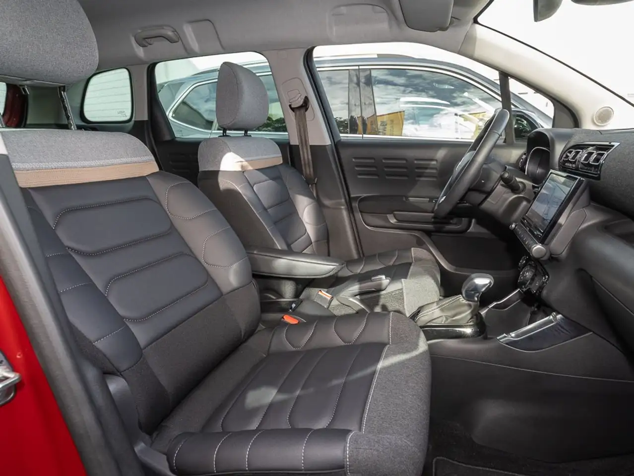 Citroen C3 Aircross 1.2 PureTech 130 Max +NAV+HUD+RFK++ — Vehicle gallery 10