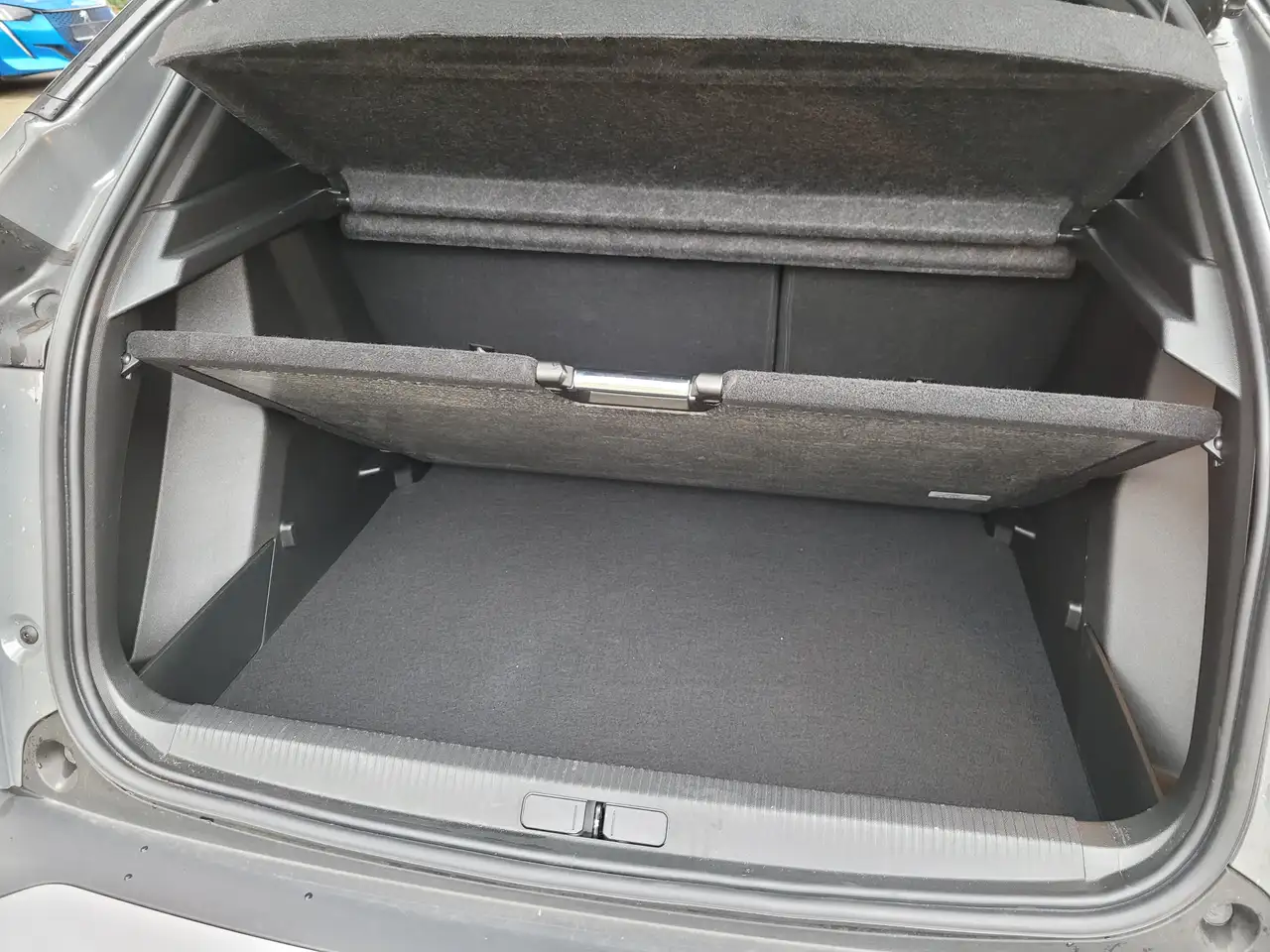 Peugeot 2008 Allure-Automatik-Tempomat-Allwetter-RFK-LED-SOS! — Galería del vehículo 15