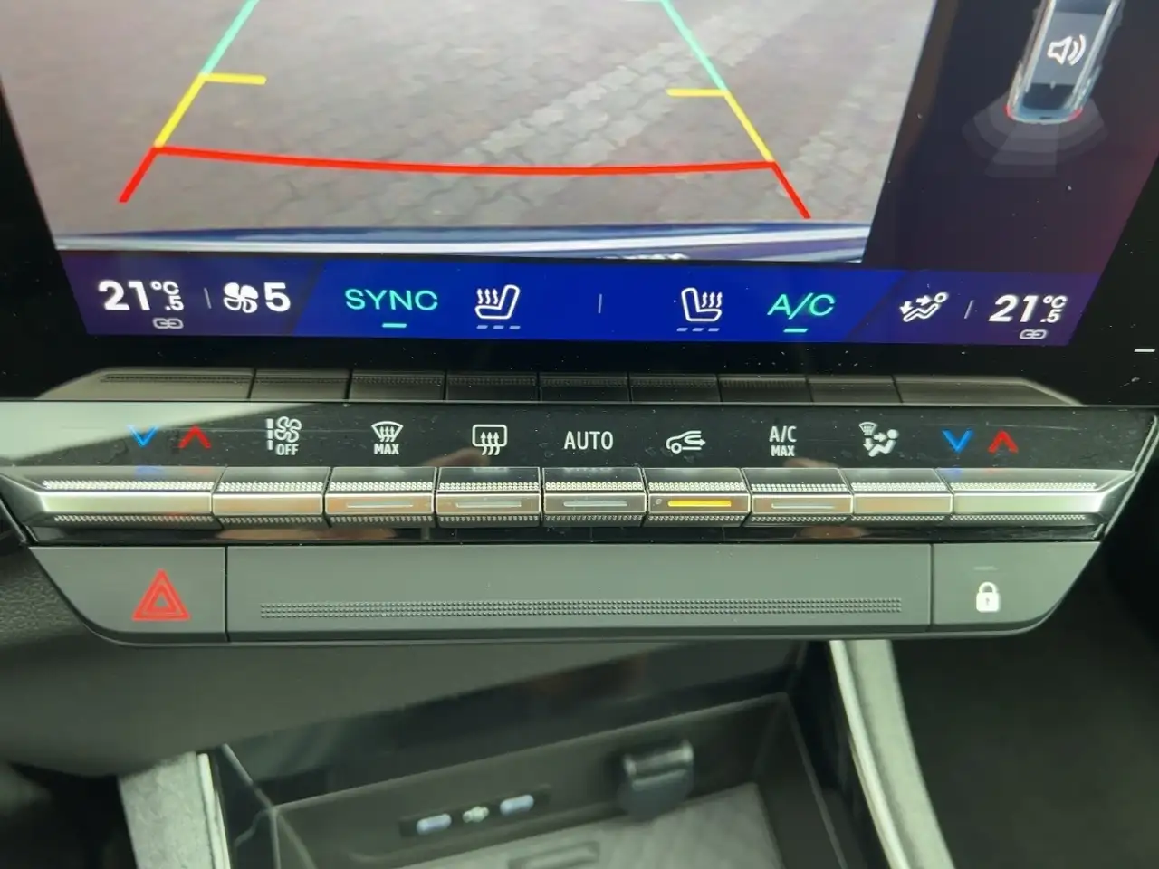 Renault Austral EVOLUTION TCe 160 AUTOMATIK SITZHEIZUNG — Galería del vehículo 16