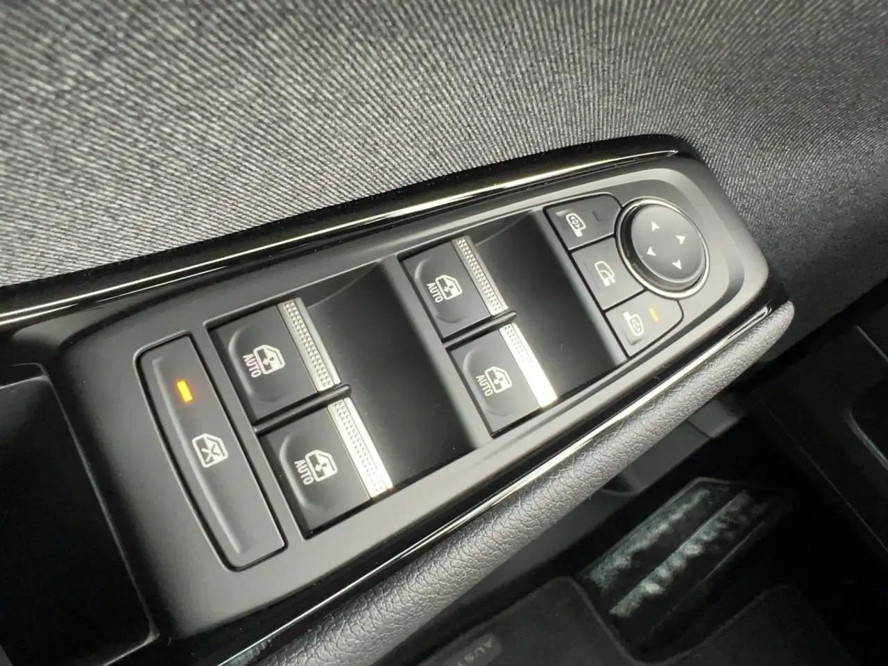 Renault Austral EVOLUTION TCe 160 AUTOMATIK SITZHEIZUNG — Galería del vehículo 21