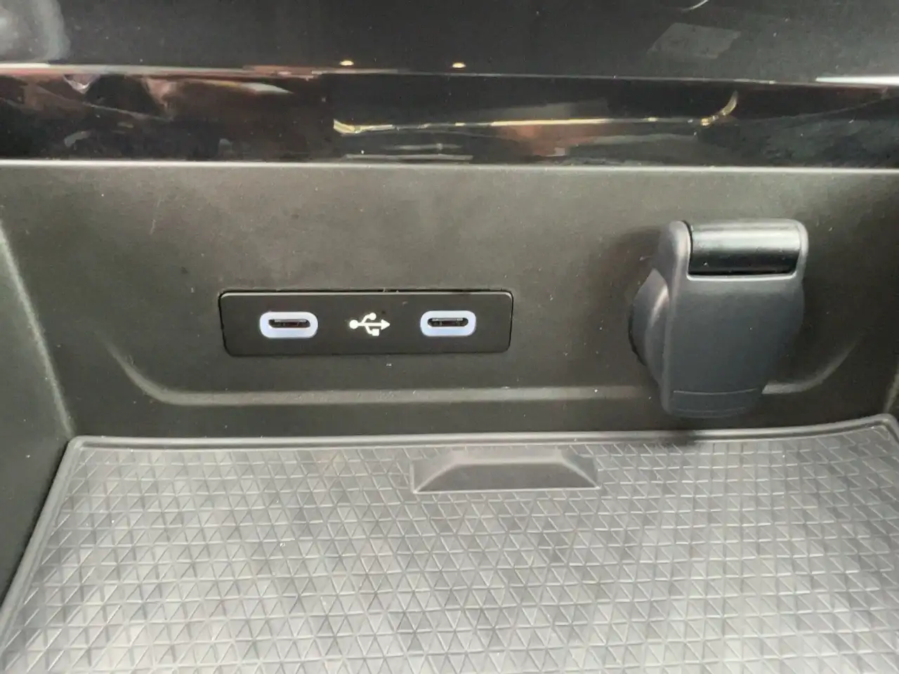 Renault Austral EVOLUTION TCe 160 AUTOMATIK SITZHEIZUNG — Galería del vehículo 20