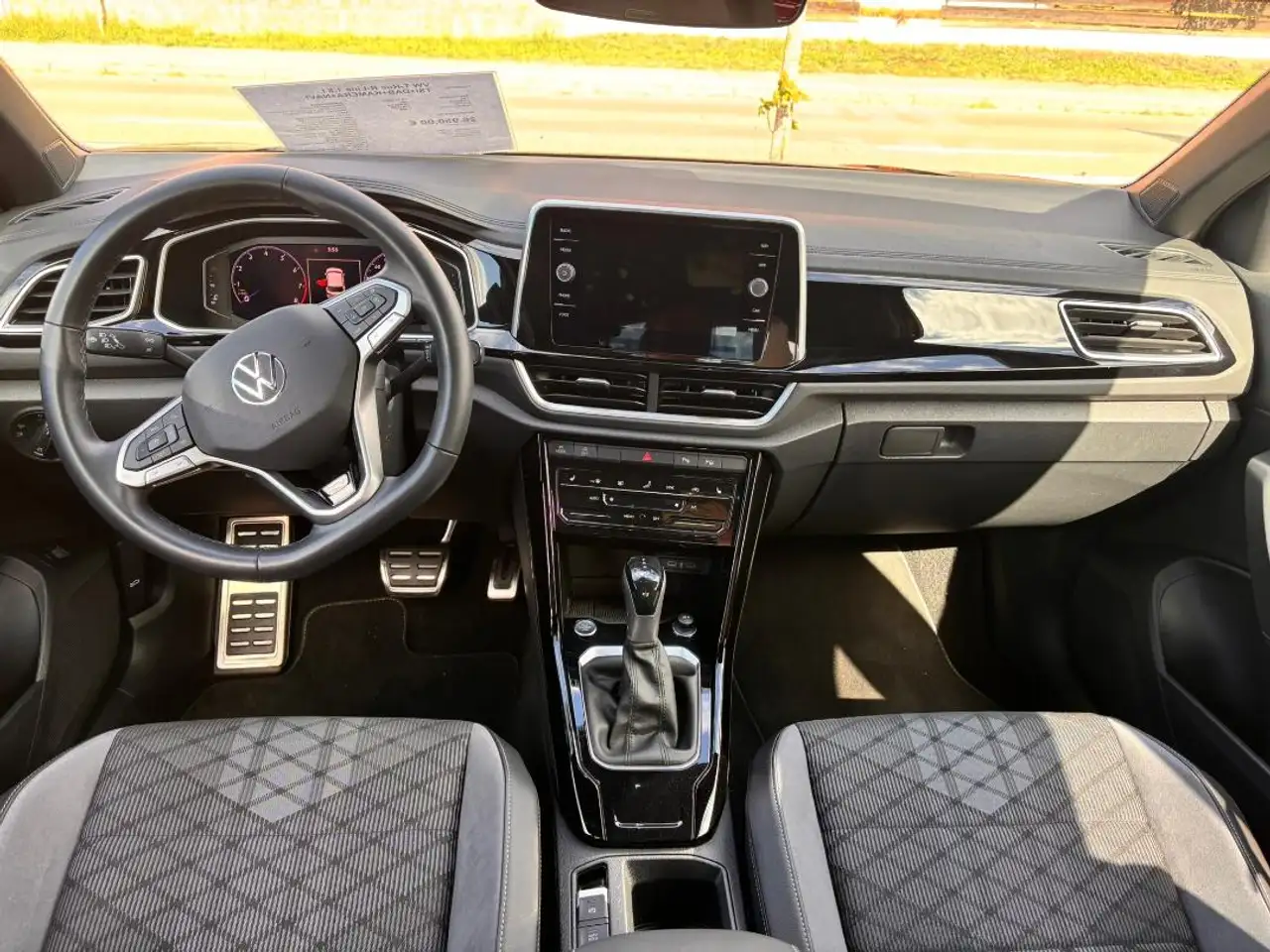 Volkswagen T-Roc R-Line 1.5 l TSI+DAB+KAMERA+NAVI — Galería del vehículo 7