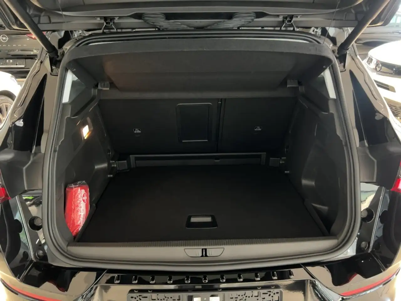 Opel Grandland 1.2 Turbo Ultimate LED+Navi+SHZ+360+LM — Galería del vehículo 8