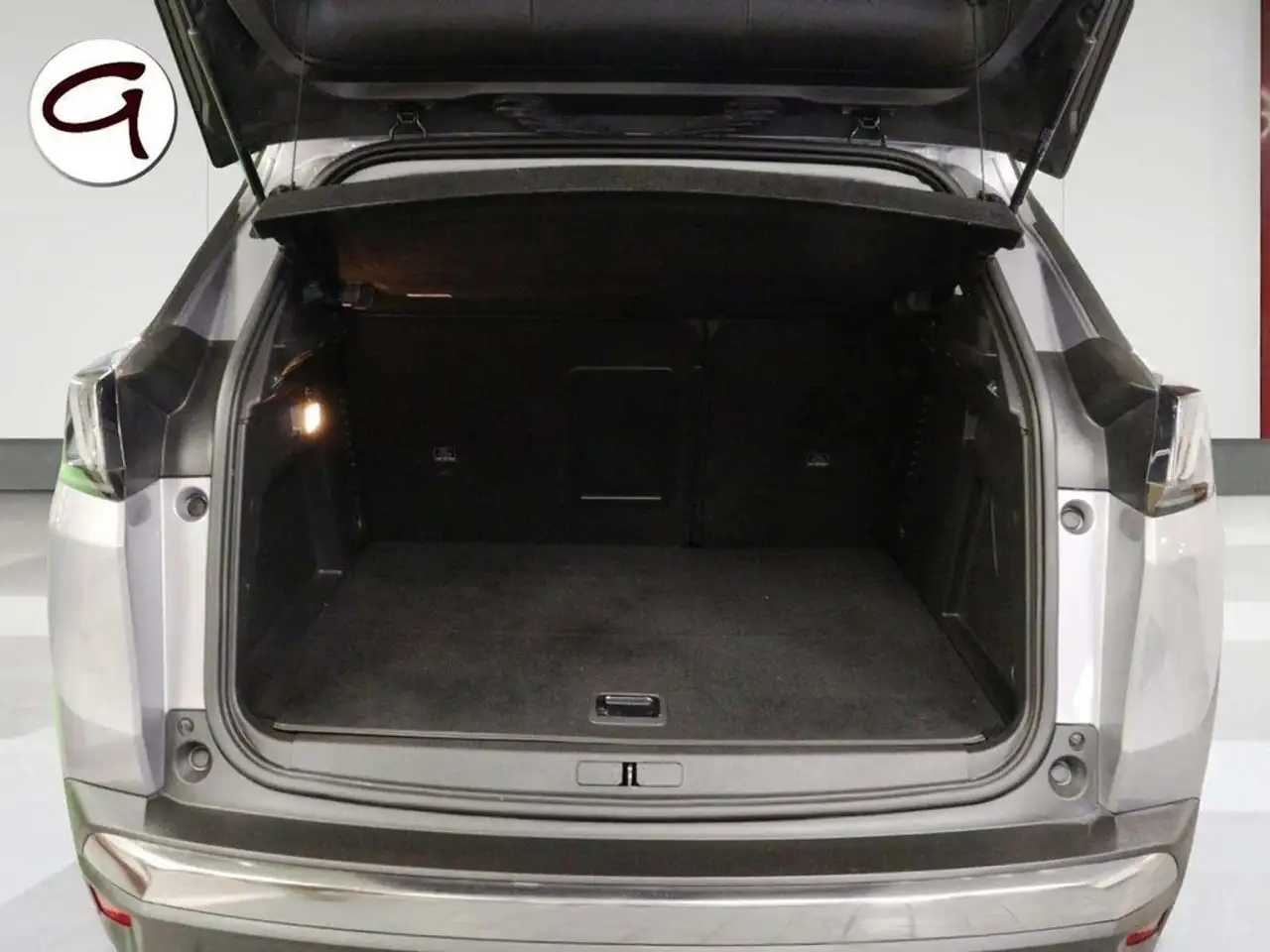 Peugeot 3008 HYB PHEV 180 Allure Pack e-EAT8 — Galería del vehículo 25