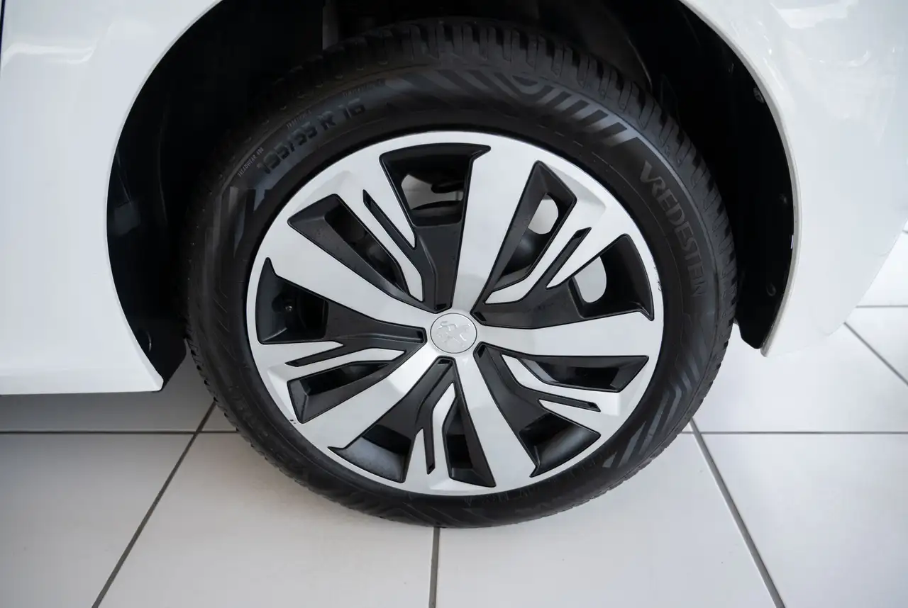 Peugeot 208 Active Pack PureTech 100 *SHZ*MIRROR-SCREEN*DAB* — Vehicle gallery 15
