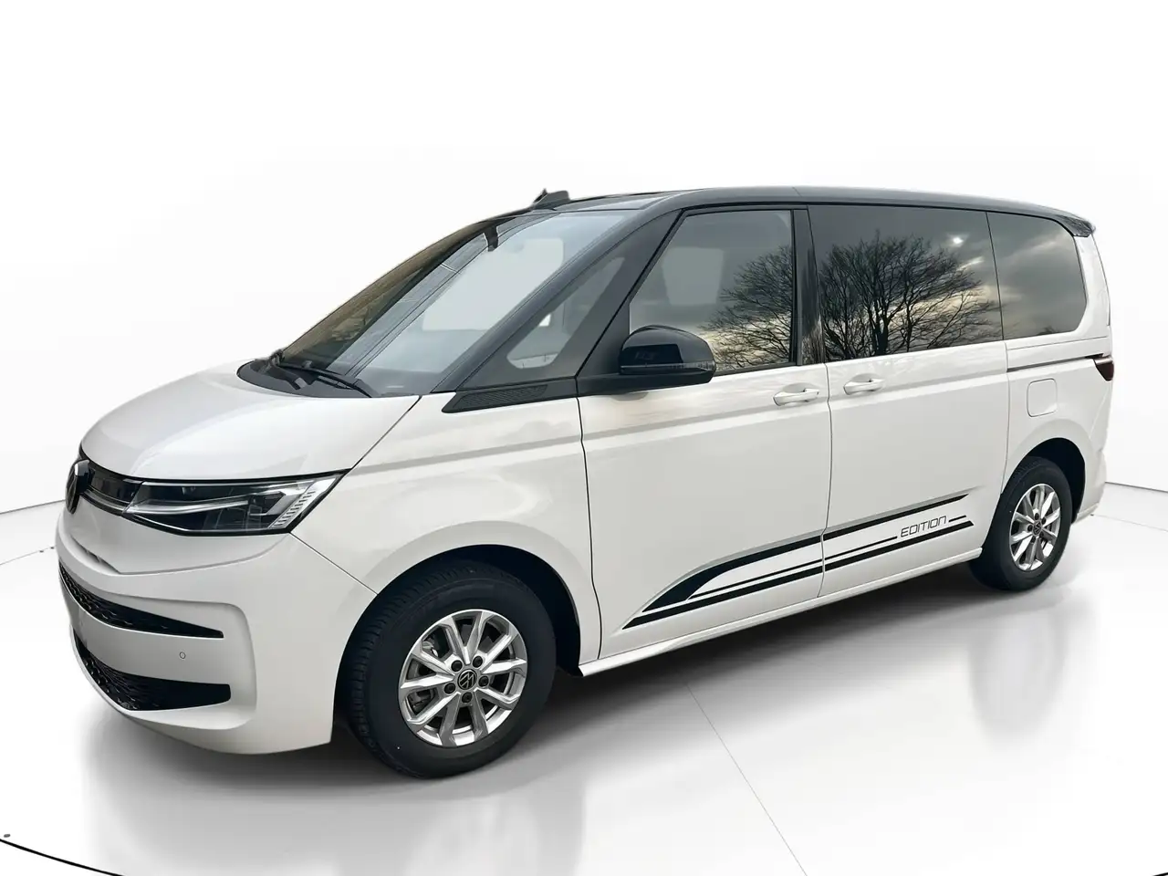 Volkswagen T7 Multivan Kurz Edition Life AHK Carplay 7-Sitze DAB SPHA 8-fach — معرض صور السيارة 2