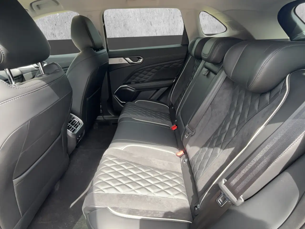GWM WEY 03 Luxury 360° AMBIENTE ACC 14,6'' DISPLAY — Galerie du véhicule 14