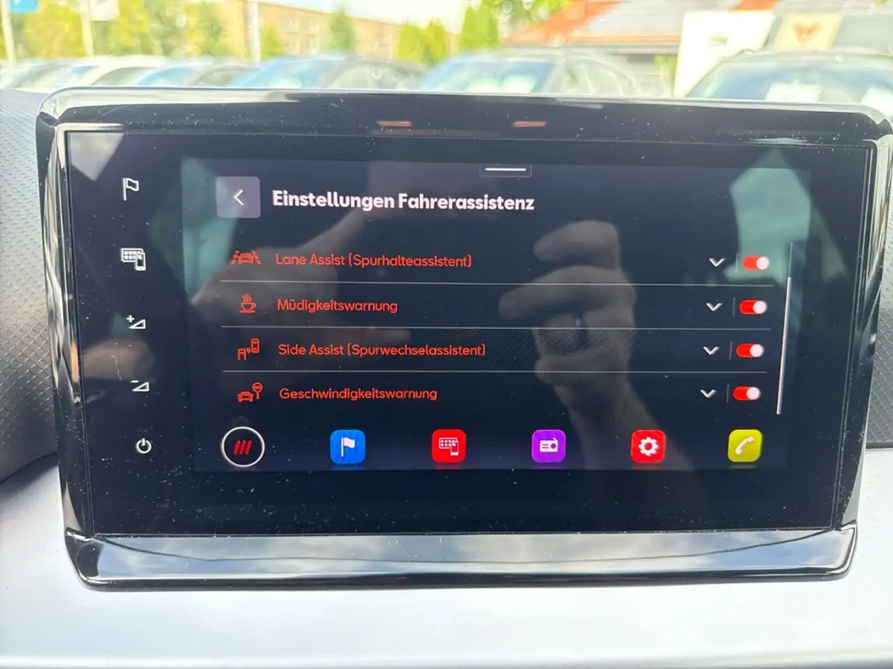 SEAT Arona 1.0 TSI DSG FR LED+DAB+NAVI+ALLWETTER — Galería del vehículo 37