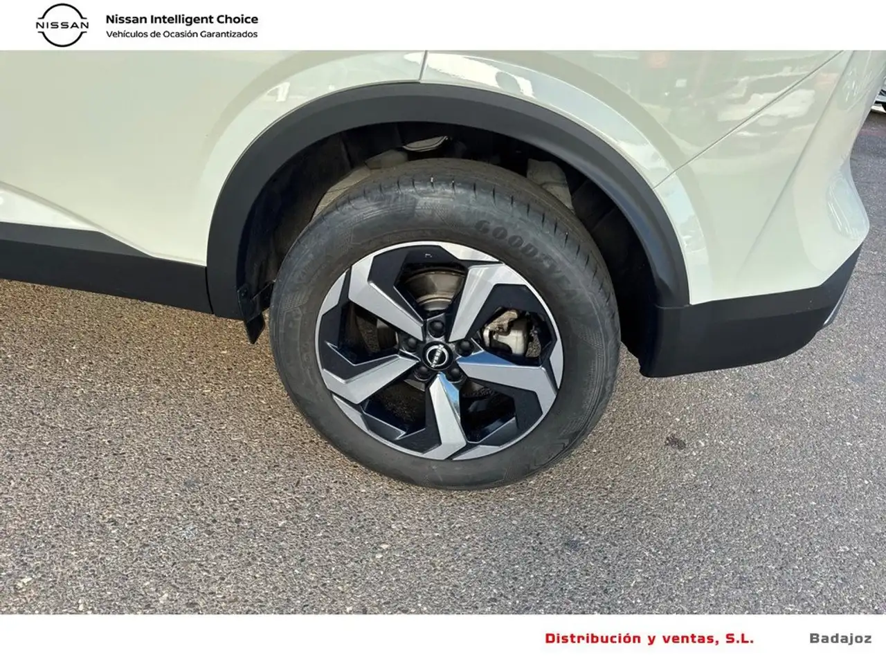 Nissan Qashqai 1.3 DIG-T mHEV 12V N-Connecta 4x2 103kW — Vehicle gallery 9
