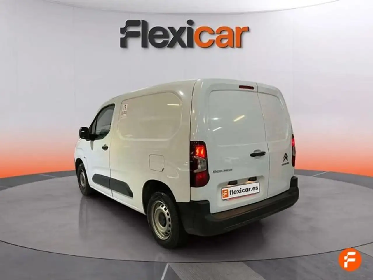 Citroen Berlingo Talla XL BlueHDi 100 S&S PLUS - 4P (2024) — Vehicle gallery 5
