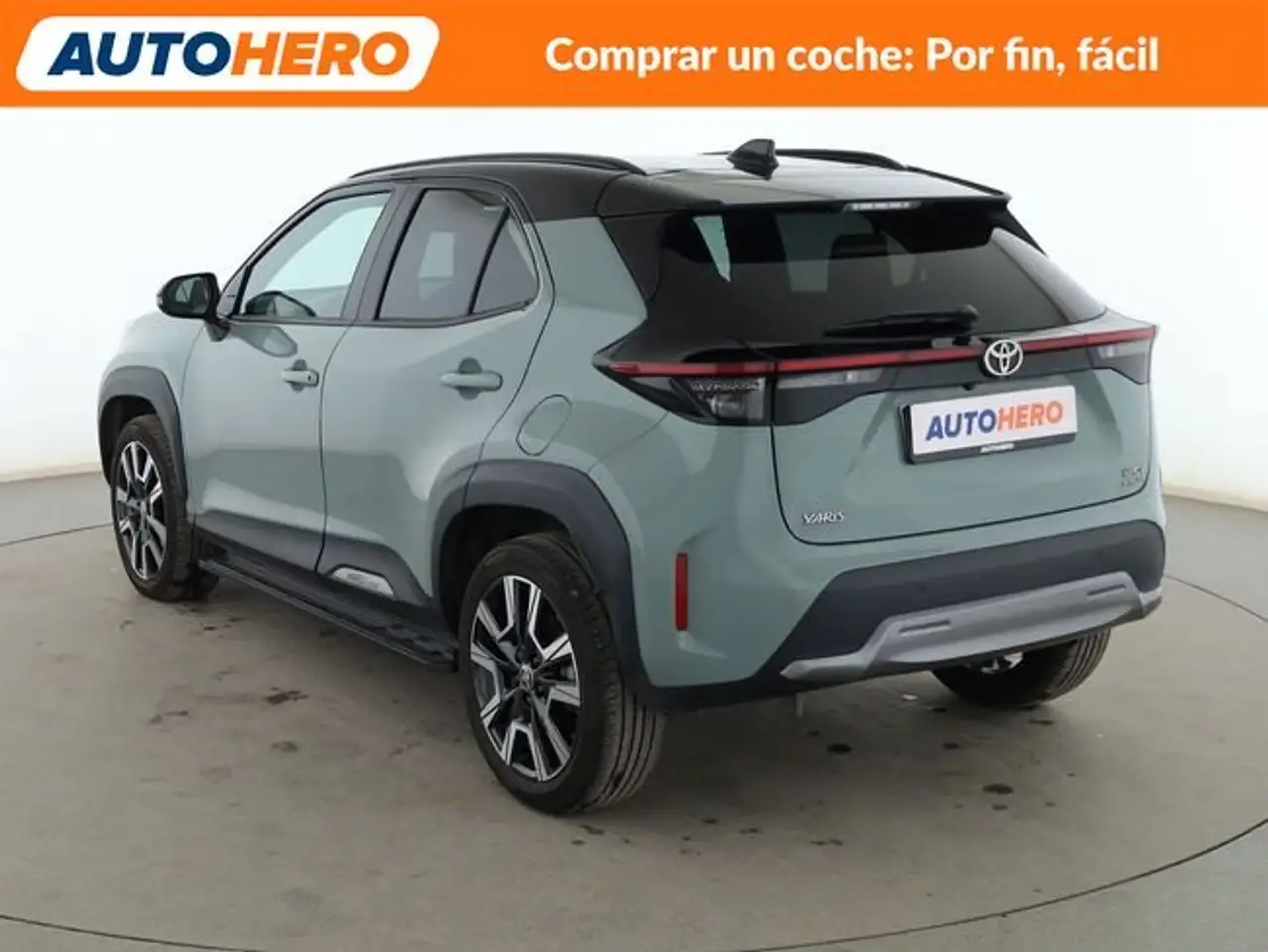 Toyota Yaris Cross 1.5 Hybrid AWD-i Premiere Edition — Vehicle gallery 4