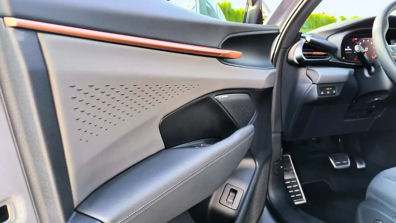 CUPRA Terramar 2.0 VZ 20" Akebono HuD Pano DriveXL Matrix VOLL! — Vehicle gallery 14
