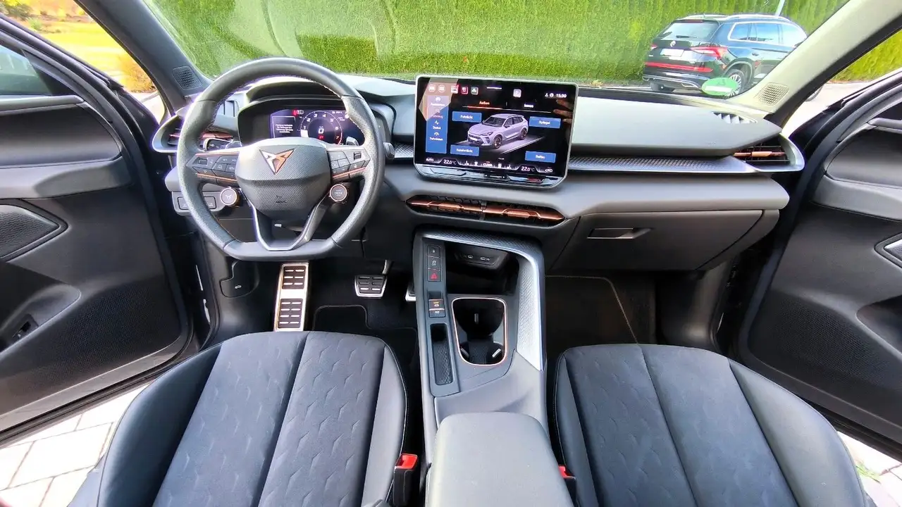 CUPRA Terramar 2.0 VZ 20" Akebono HuD Pano DriveXL Matrix VOLL! — Vehicle gallery 11