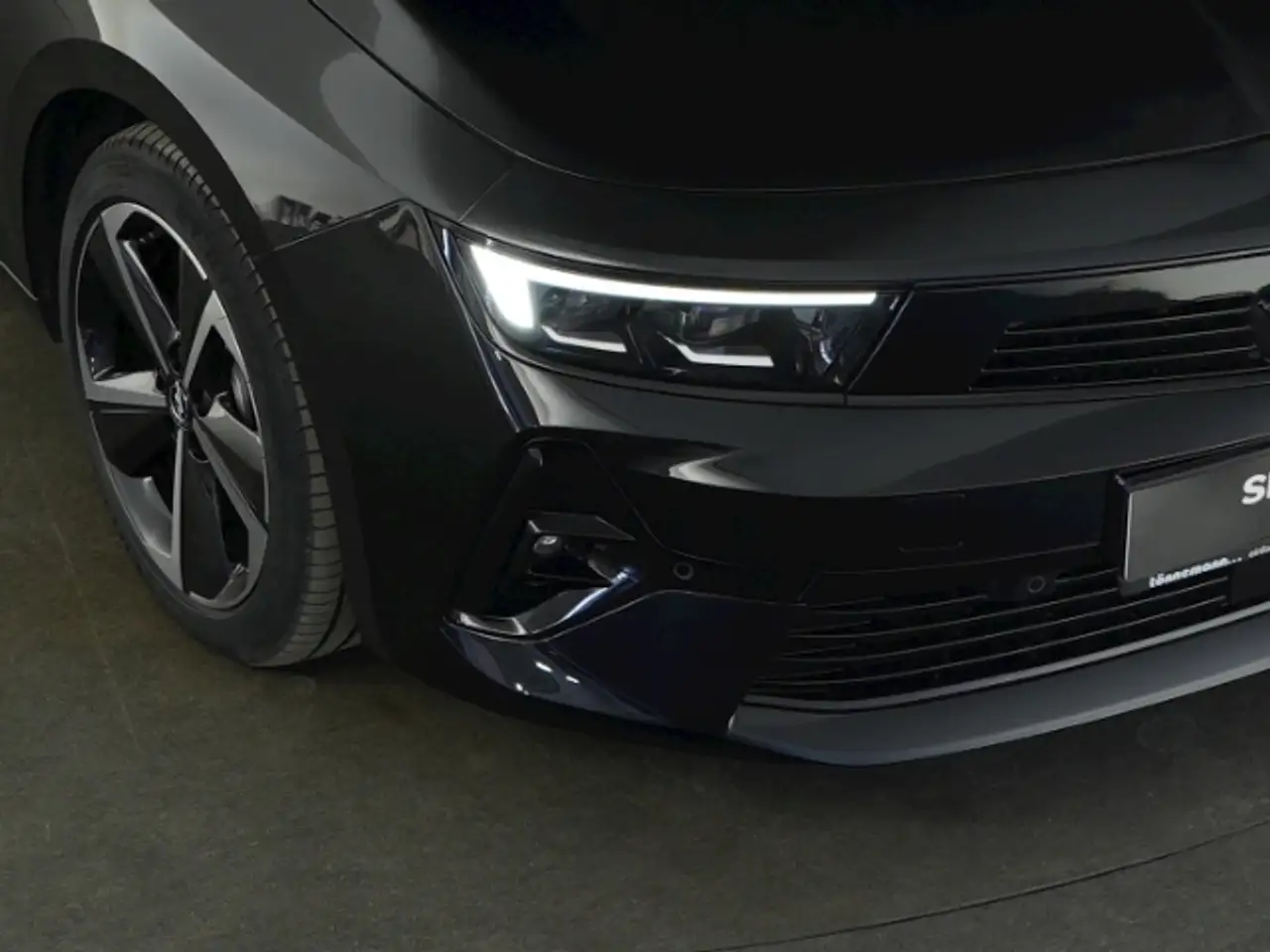 Opel Astra L LIM HYBRID GS eDCT+NAVI+360 GRAD KAMERA+SITZ-/LE — Vehicle gallery 32