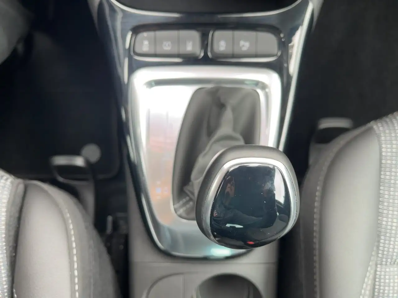 Opel Crossland AT6 Enjoy LED/Navi/Teilleder/PDC/Kamera — Galería del vehículo 22