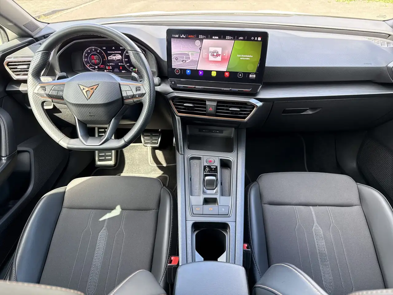 CUPRA Leon Sportstourer VZ 2.0 TSI DSG, RFK, NAVI — معرض صور السيارة 12