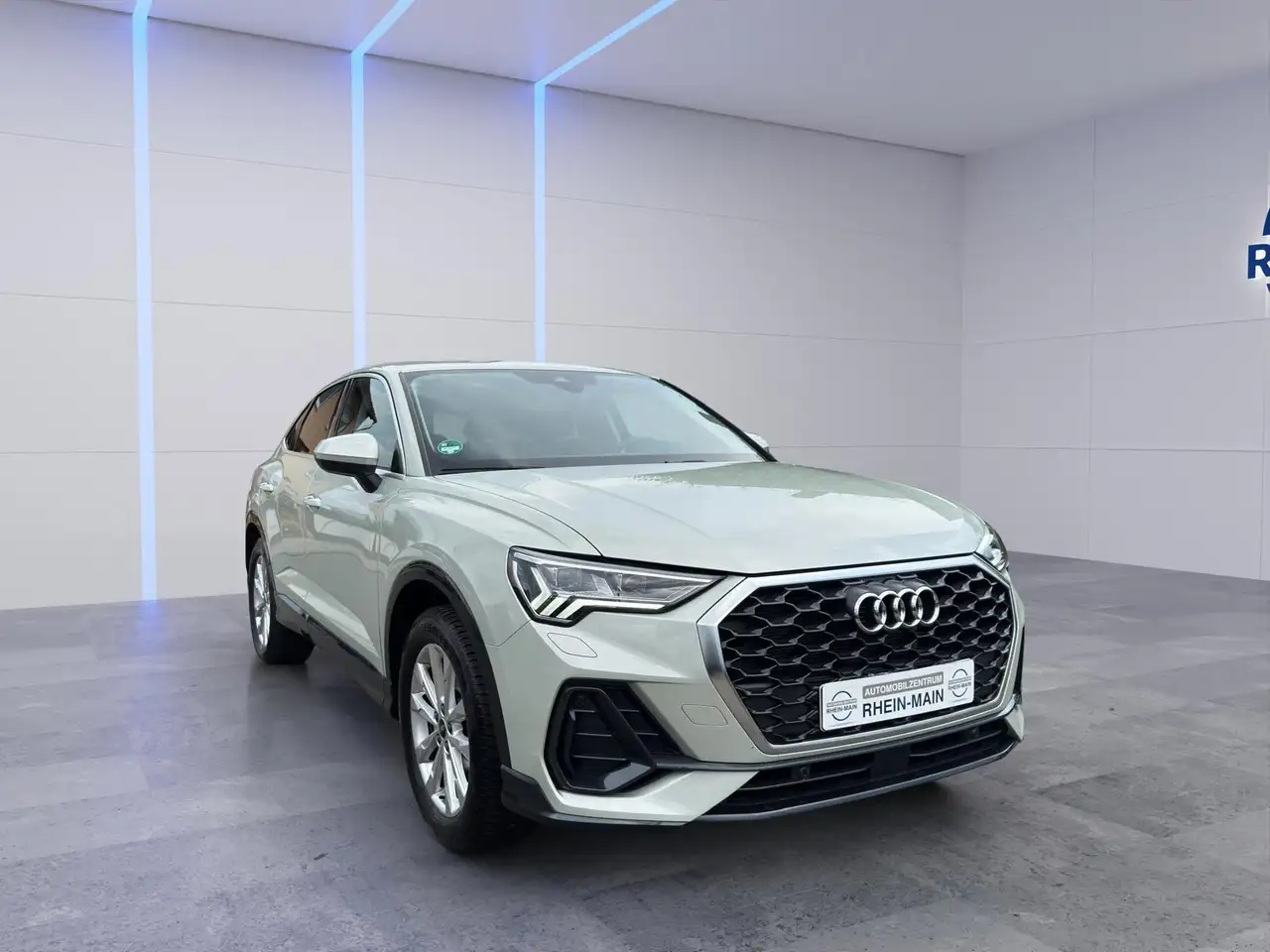 Audi Q3 35 TFSI SPORTBACK MATRIX AHK 18ZOLL RFK Digi-Tacho — Vehicle gallery 7