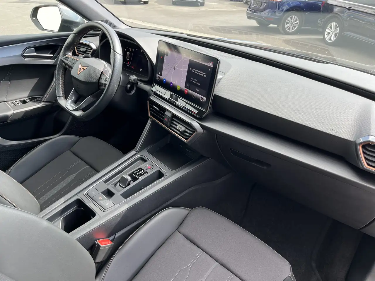 CUPRA Leon SP 2.0 TSI DSG 163€ m.20% Anz. Navi LED RFK SHZ — معرض صور السيارة 14