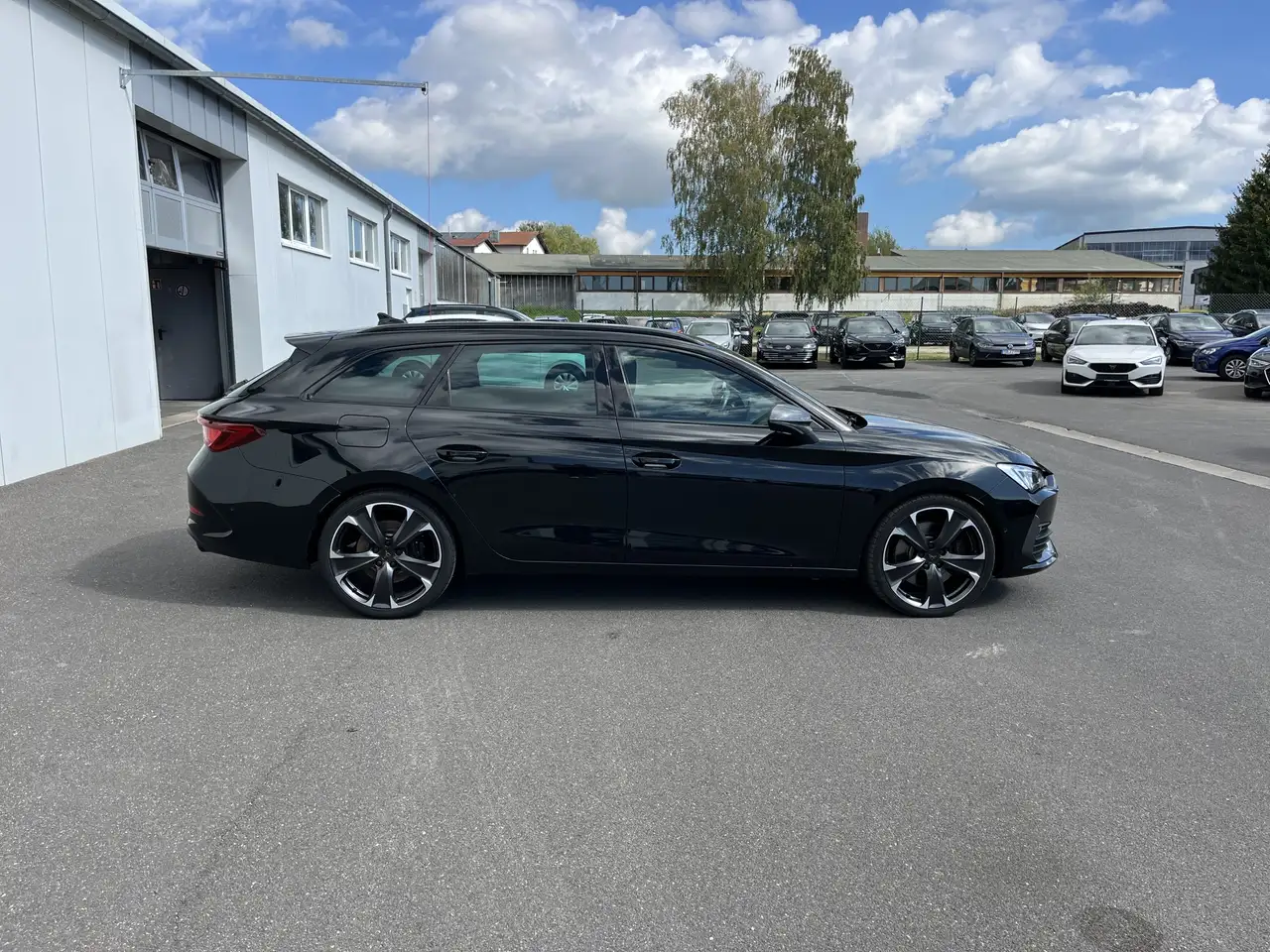 CUPRA Leon SP 2.0 TSI DSG 163€ m.20% Anz. Navi LED RFK SHZ — معرض صور السيارة 6