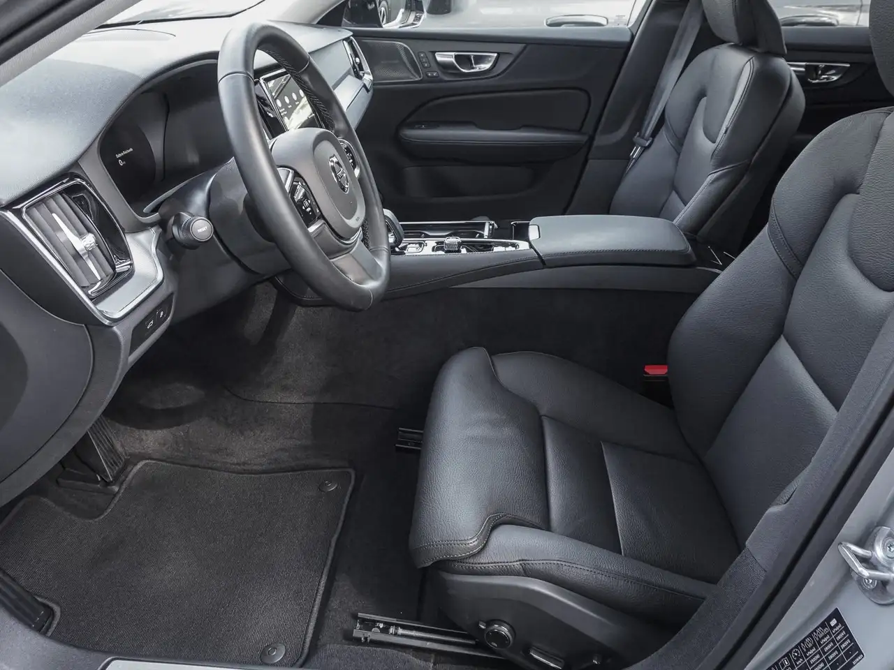 Volvo V60 T8 AWD Plus Dark Plug-in Hybrid STANDHZG 360° — معرض صور السيارة 13