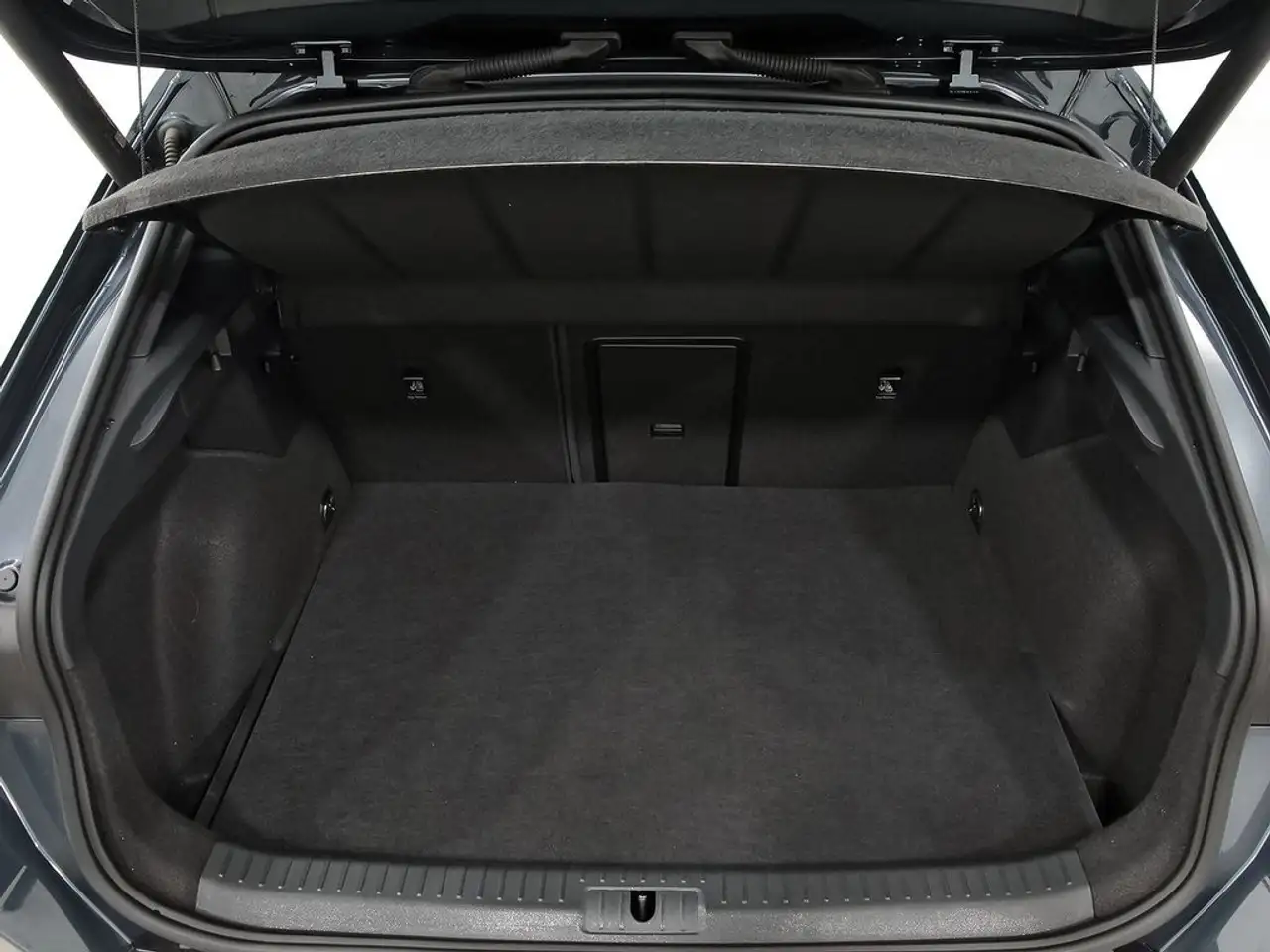 CUPRA Formentor 1.5 e-Hybrid 200 VZ DSG — Vehicle gallery 7