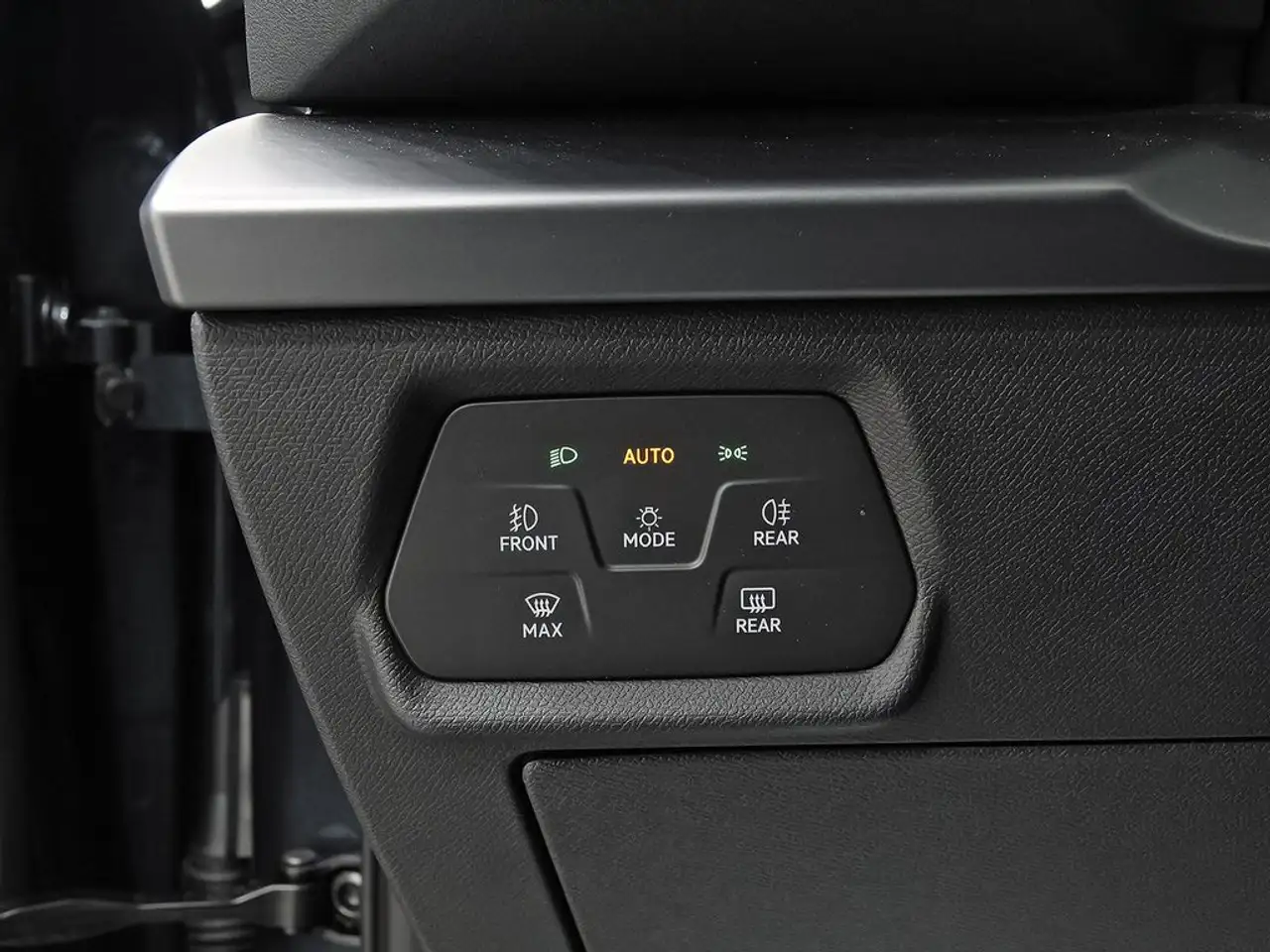 CUPRA Formentor 1.5 e-Hybrid 200 VZ DSG — Vehicle gallery 13