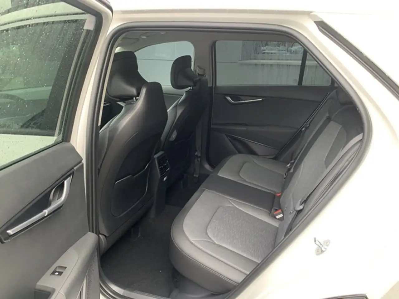 Kia Niro 1.6 HEV DCT SPIRIT 18 ZOLL TECHNO — Vehicle gallery 14