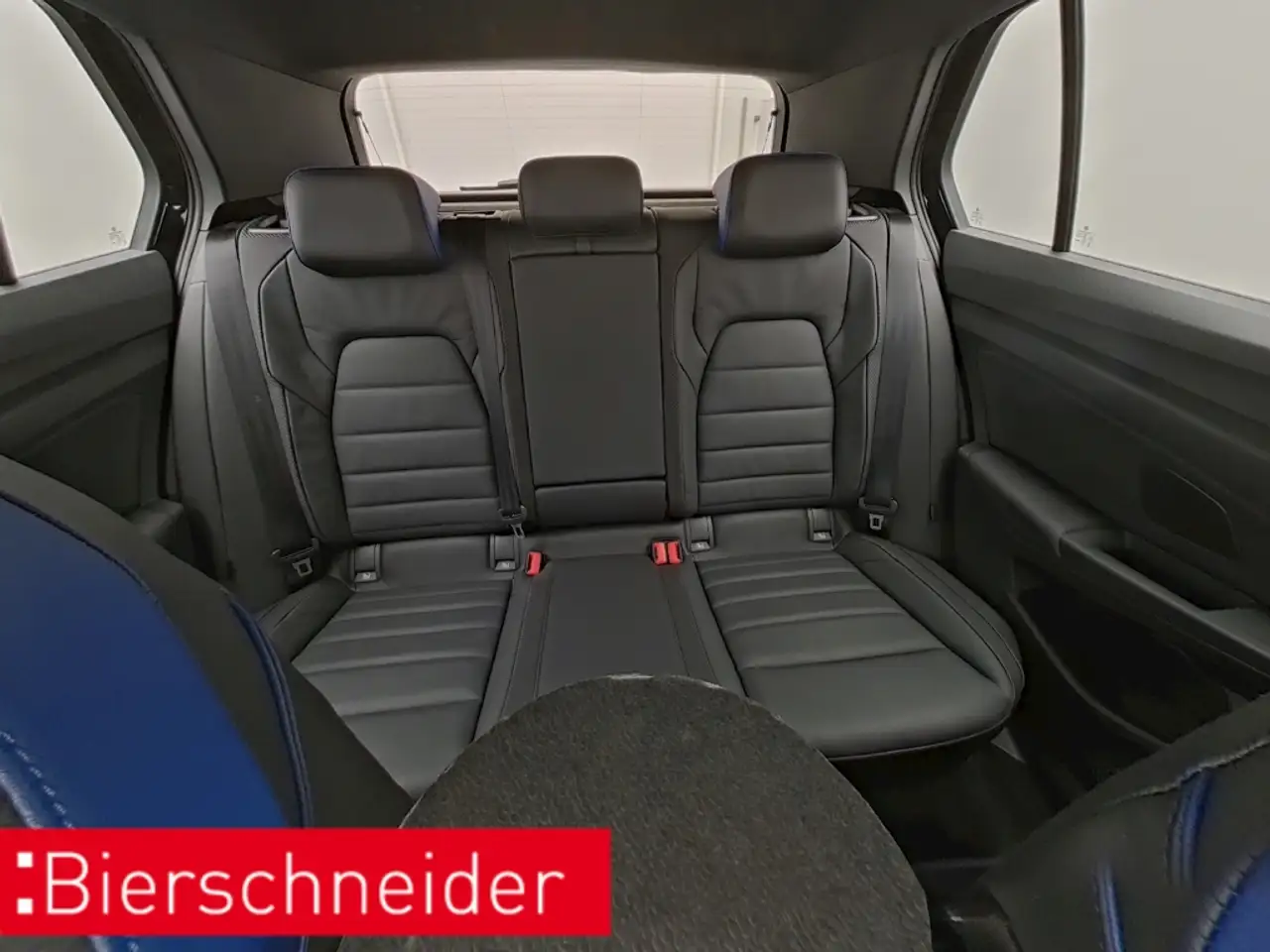 Volkswagen Golf R 8 2.0 TSI DSG 4Mo. BLACK-EDITION AREA-VIEW IQ.LIGH — Vehicle gallery 17