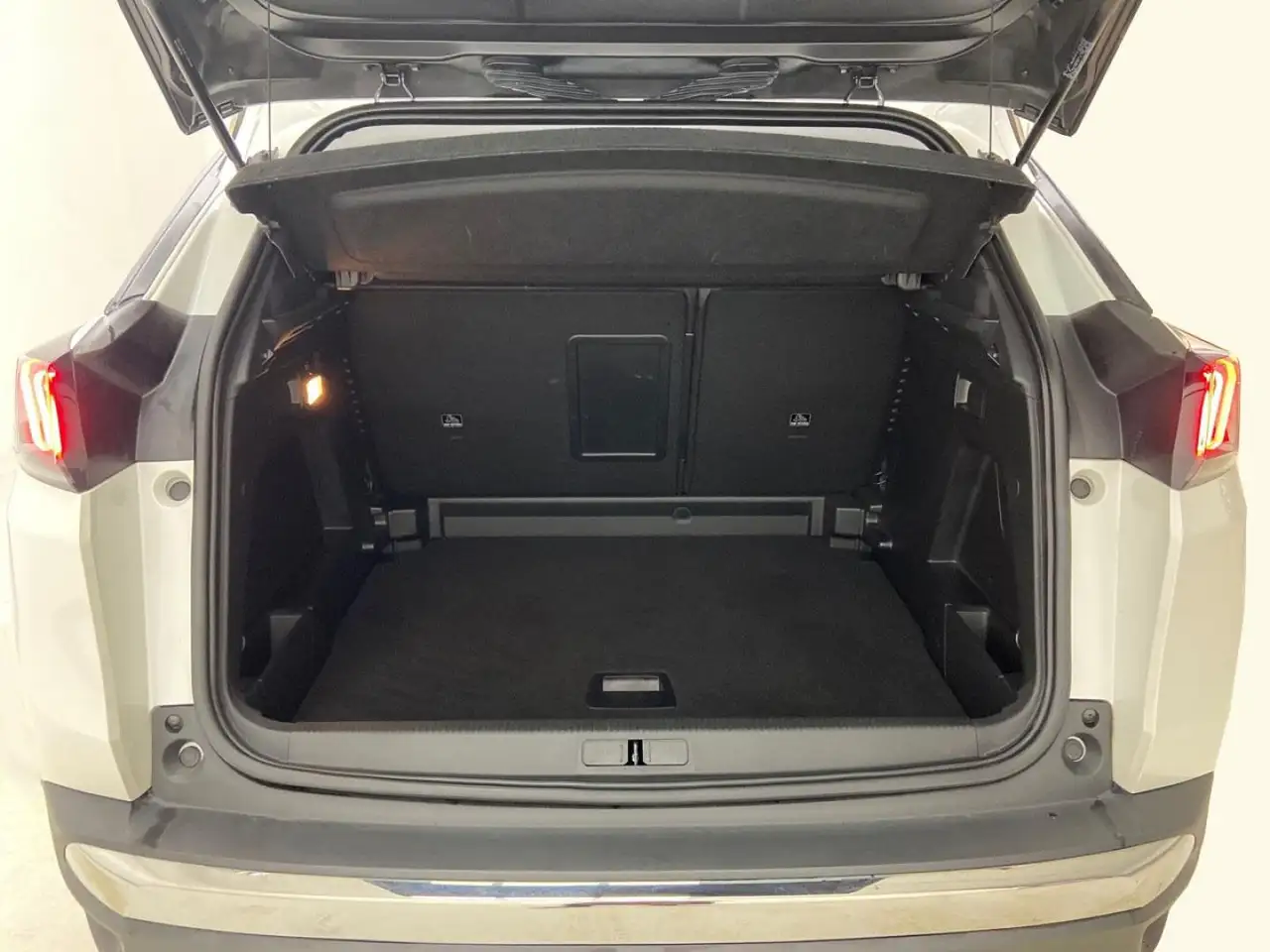 Peugeot 3008 1.2 PureTech S&S Allure 130 — Galerie du véhicule 8
