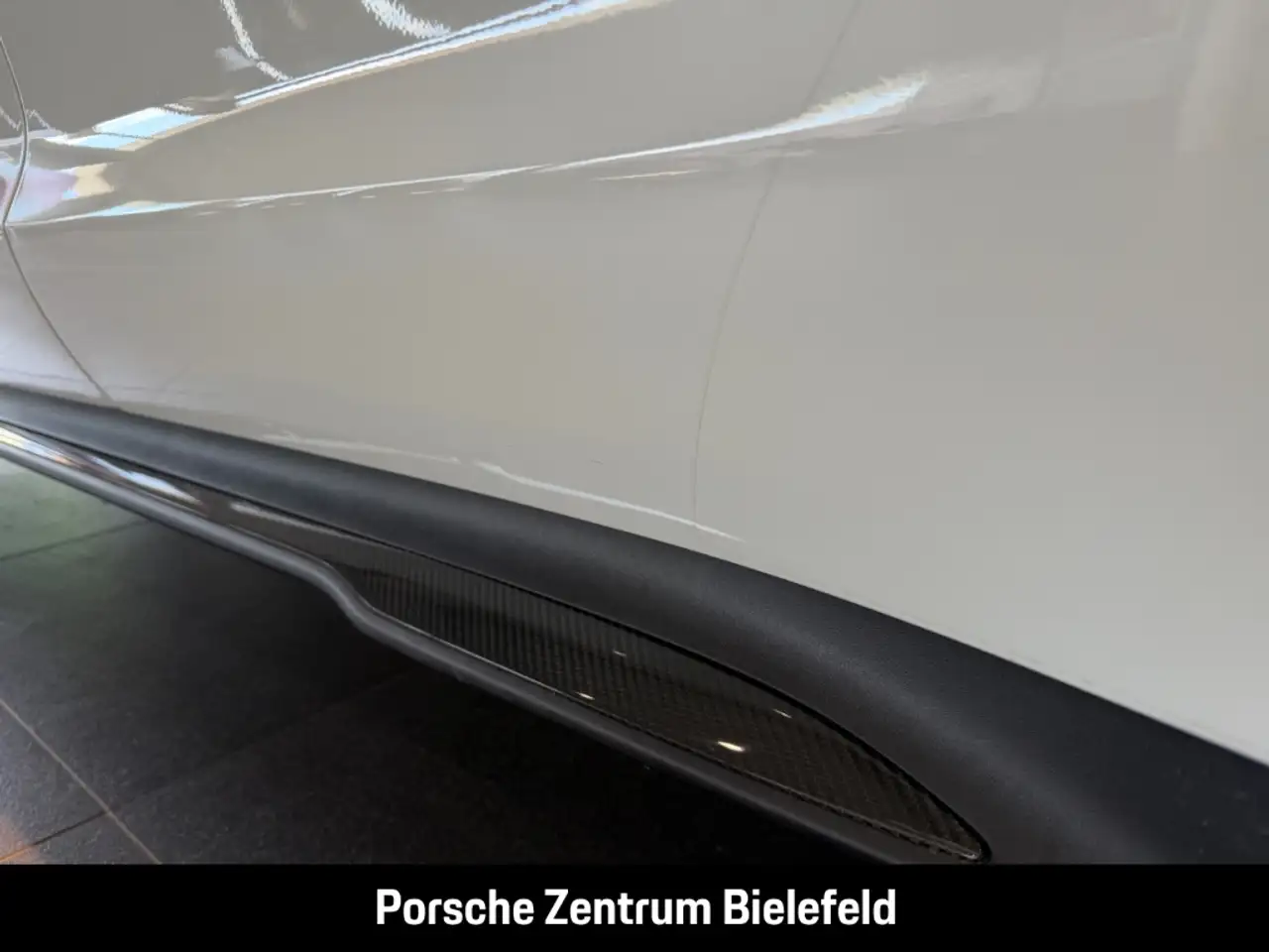 Porsche Taycan Turbo S Burmester InnoDrive Head-Up LED — Vehicle gallery 14
