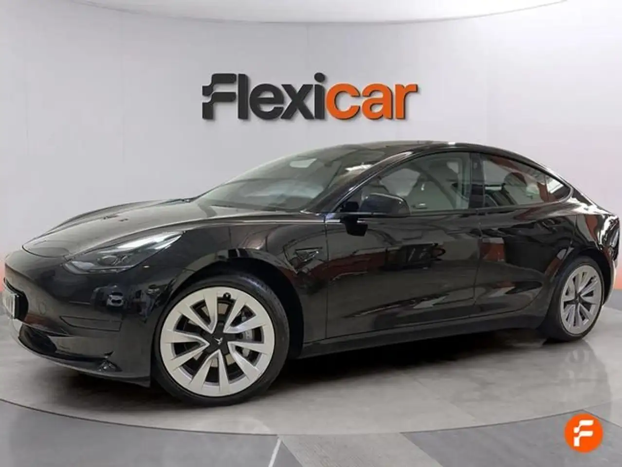 Tesla Model 3 RWD — معرض صور السيارة 3