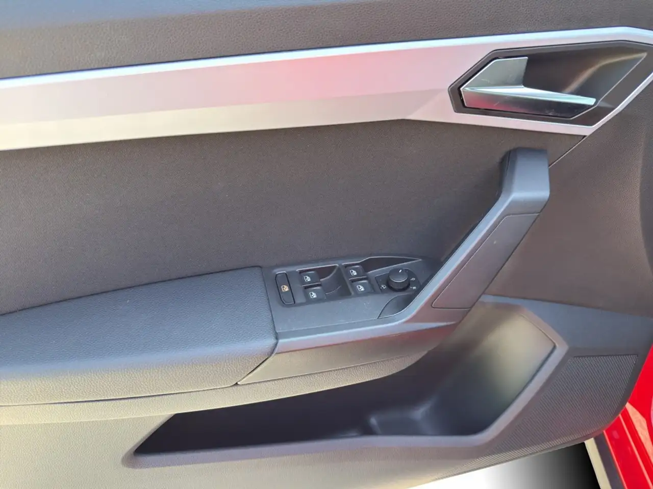 SEAT Arona 1.5 TSI DSG FR VIRTUAL*VOLL-LED*NAVI*TEMP*SHZ*P... — Vehicle gallery 16