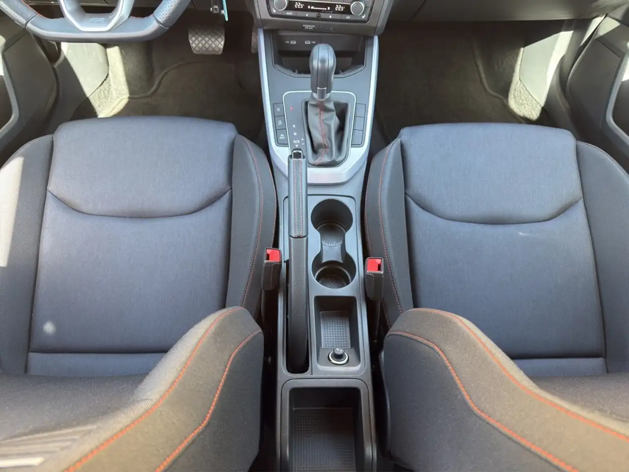 SEAT Arona 1.5 TSI DSG FR VIRTUAL*VOLL-LED*NAVI*TEMP*SHZ*P... — Vehicle gallery 21