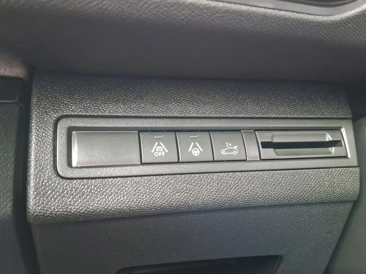 Peugeot 3008 GT PureTech 130 EAT8 Kamera Navi SHZ — Galerie du véhicule 19