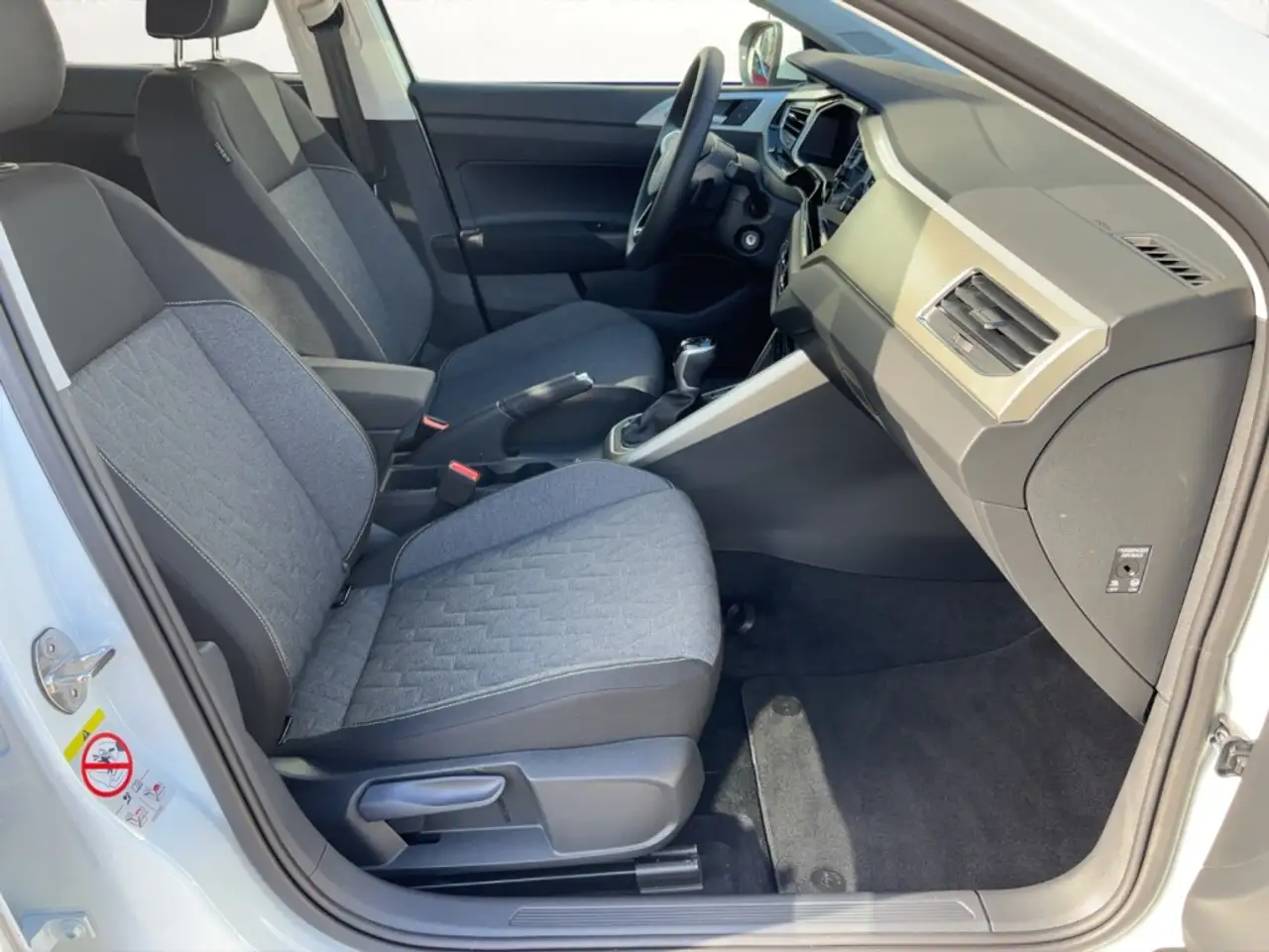 Volkswagen Taigo Move 1.0 TSI DSG NAV,RFK,SHZ,ACC,DAB+,LED — معرض صور السيارة 19