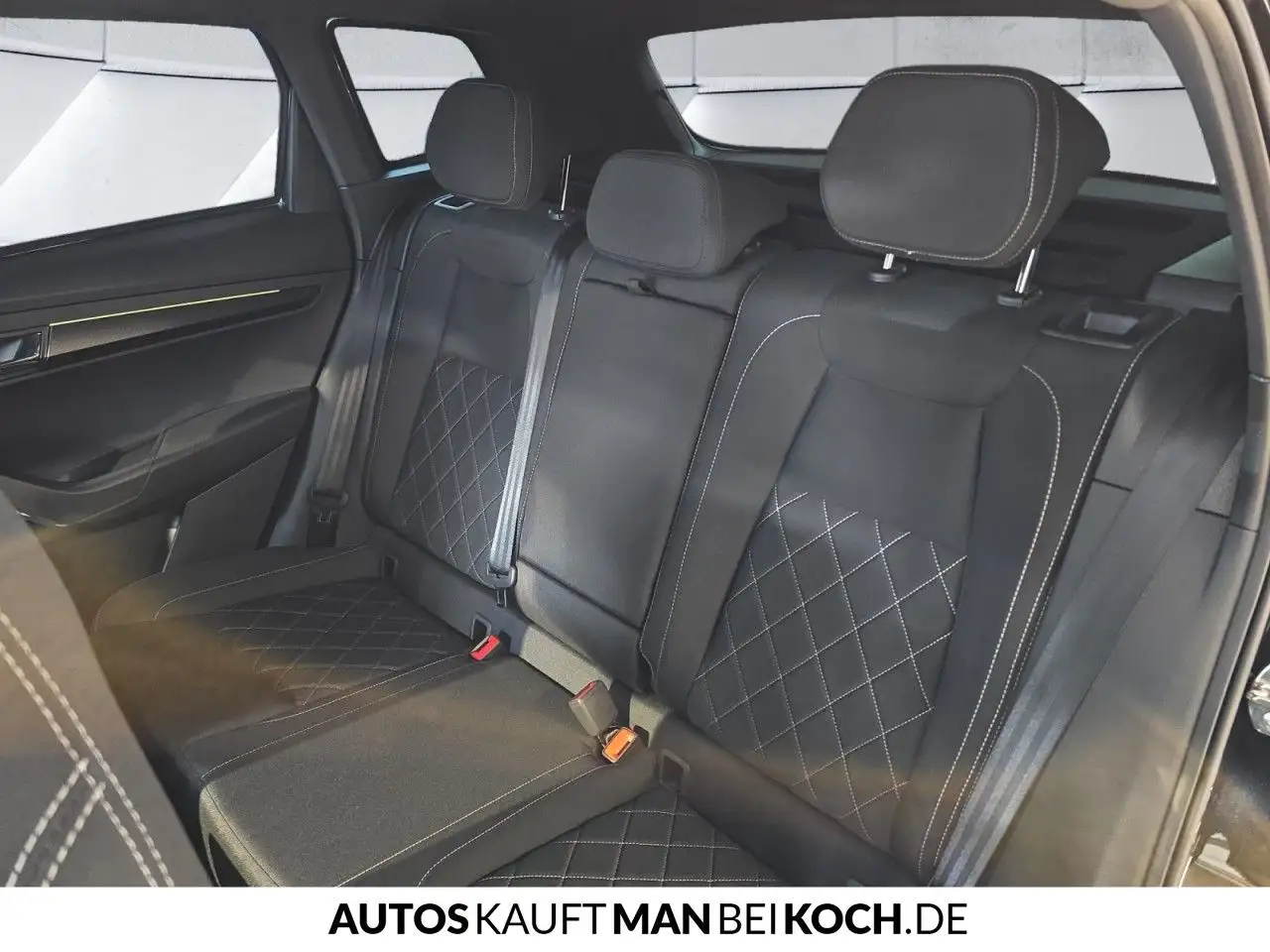 Skoda Karoq 1.5 TSI DSG Sportline DCC NAVI MATRIX TOP — Galerie du véhicule 8