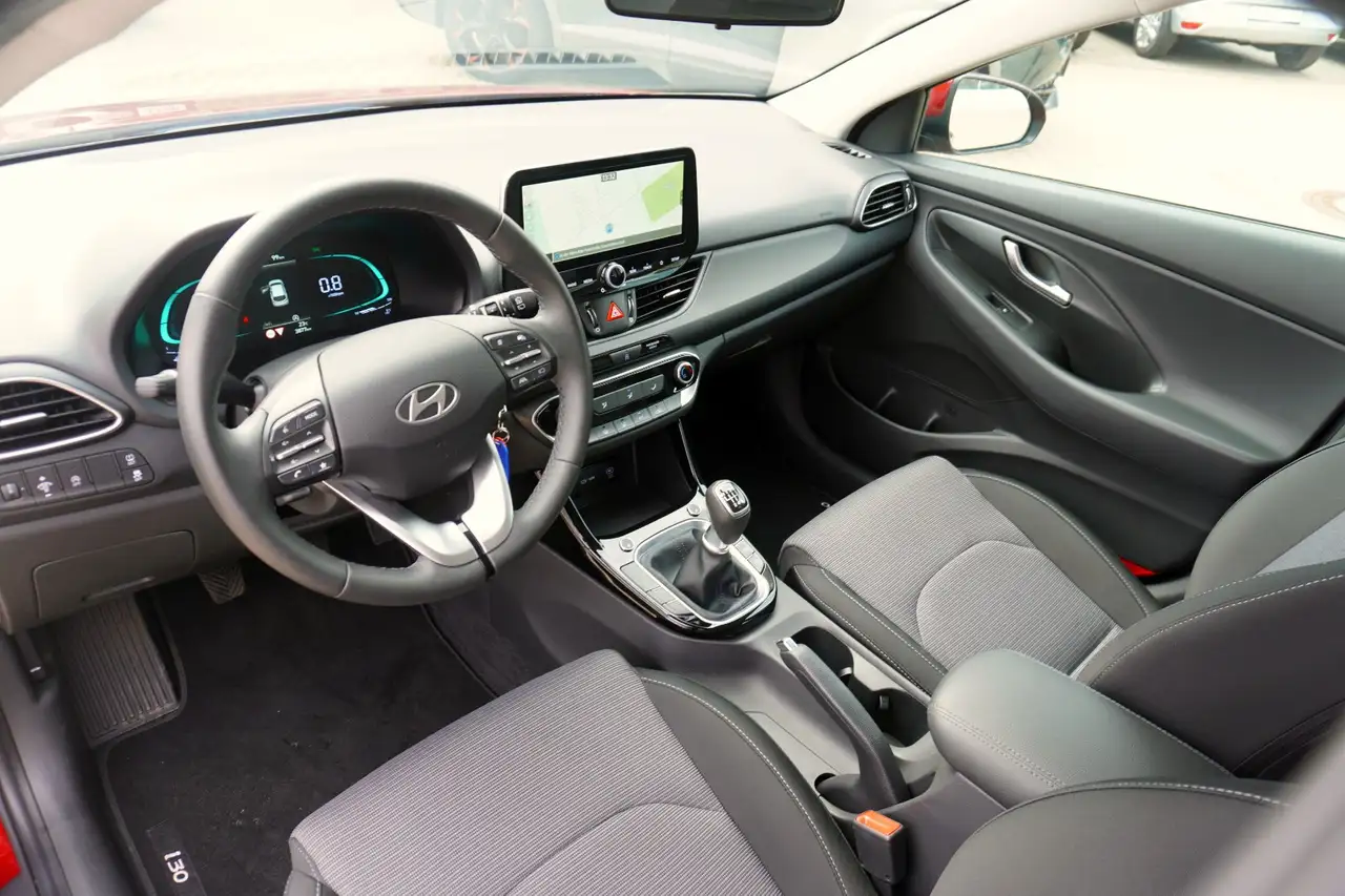 Hyundai i30 Kombi 1.0 T-GDI LED Navi Kamera — معرض صور السيارة 16