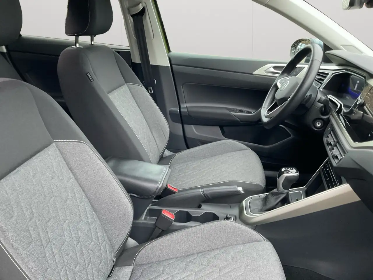 Volkswagen Taigo 1.5 TSI DSG Move LED/DAB+ — معرض صور السيارة 15