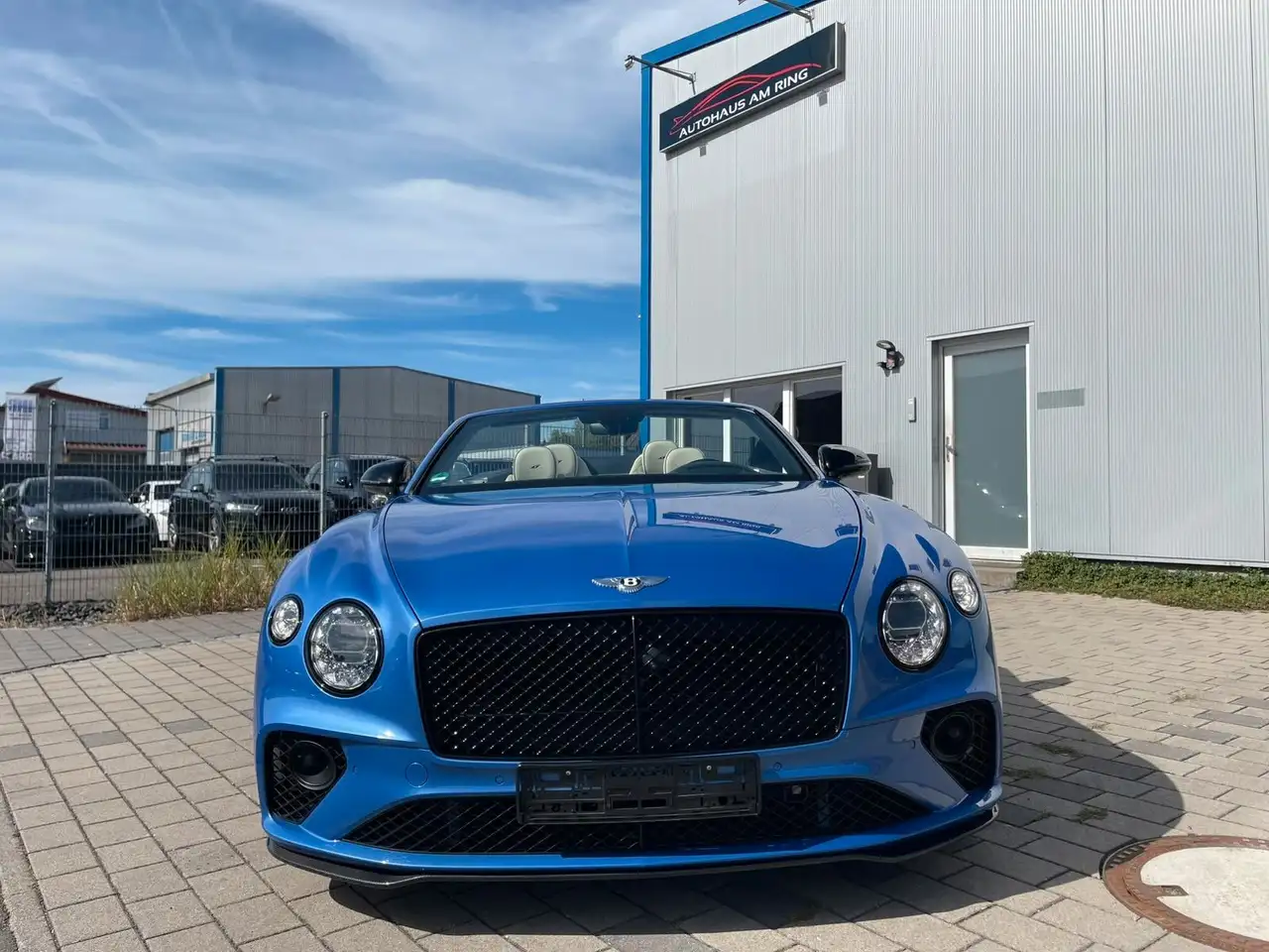Bentley Continental GTC V8S — Vehicle gallery 2