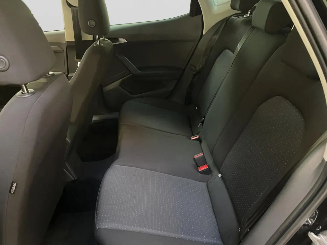 SEAT Arona Style Edition 1.0 TSI SHZ, Klima, GJR Klima — Galería del vehículo 16