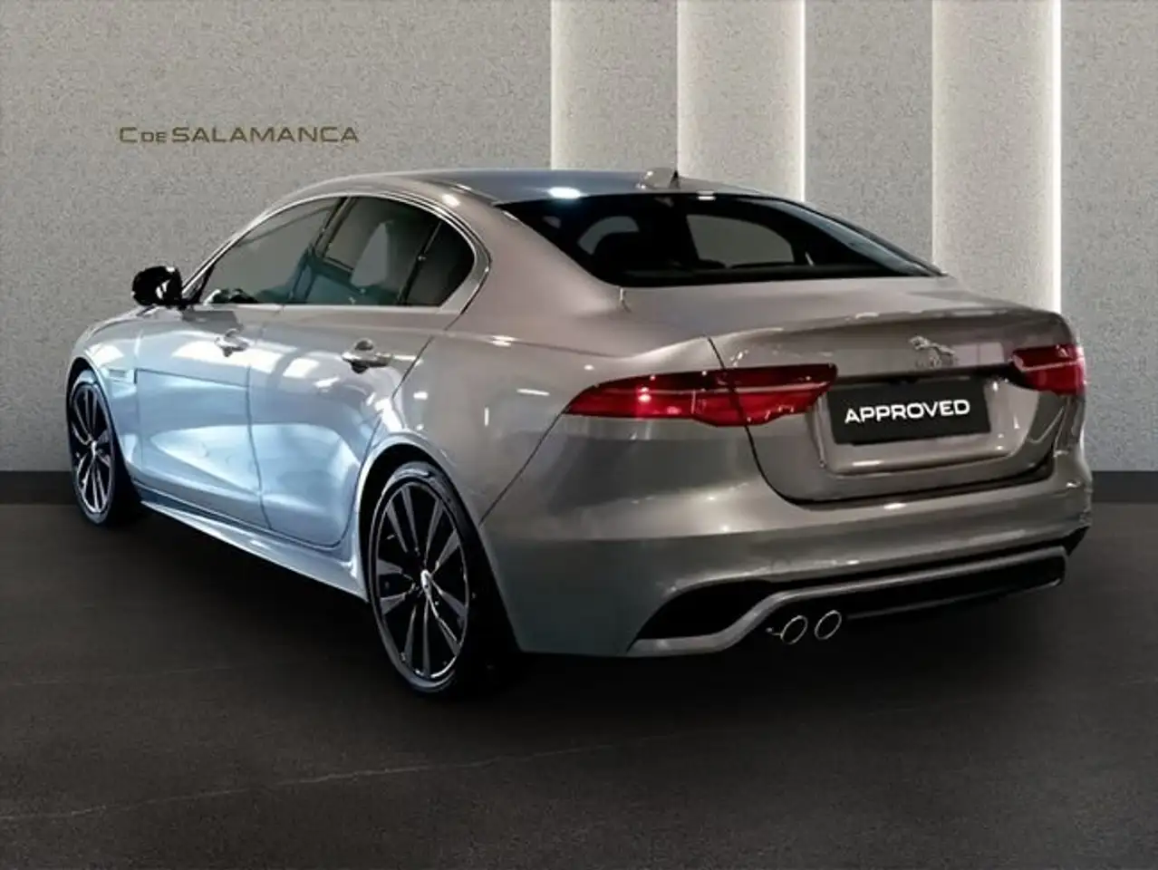 Jaguar XE 2.0D 150kW (204CV) MHEV RWD Auto R-Dyn S — Galería del vehículo 3