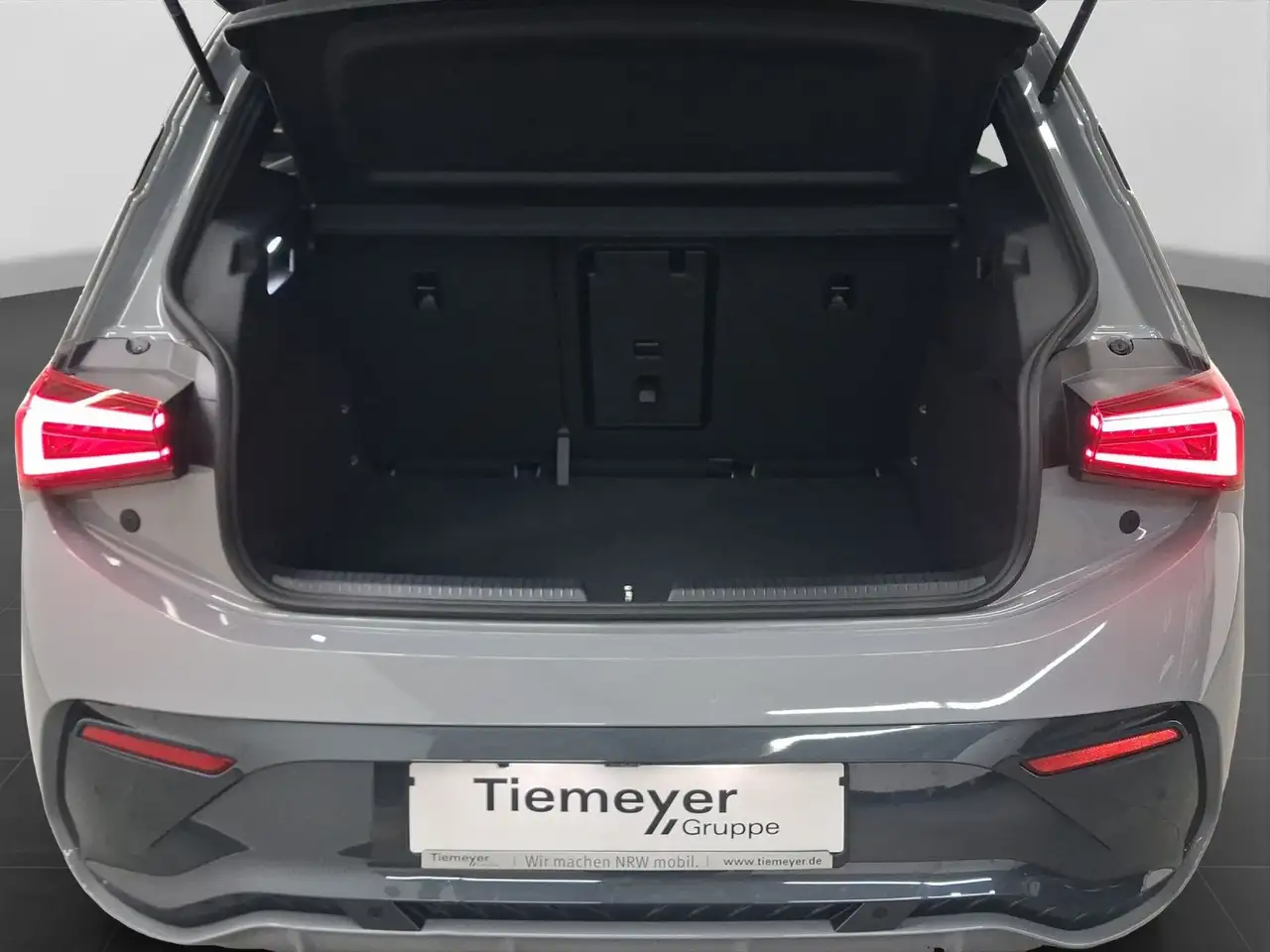 CUPRA Born e-BOOST ELECTRIC NAVI KAMERA SITZHZ LM19 — Galería del vehículo 17