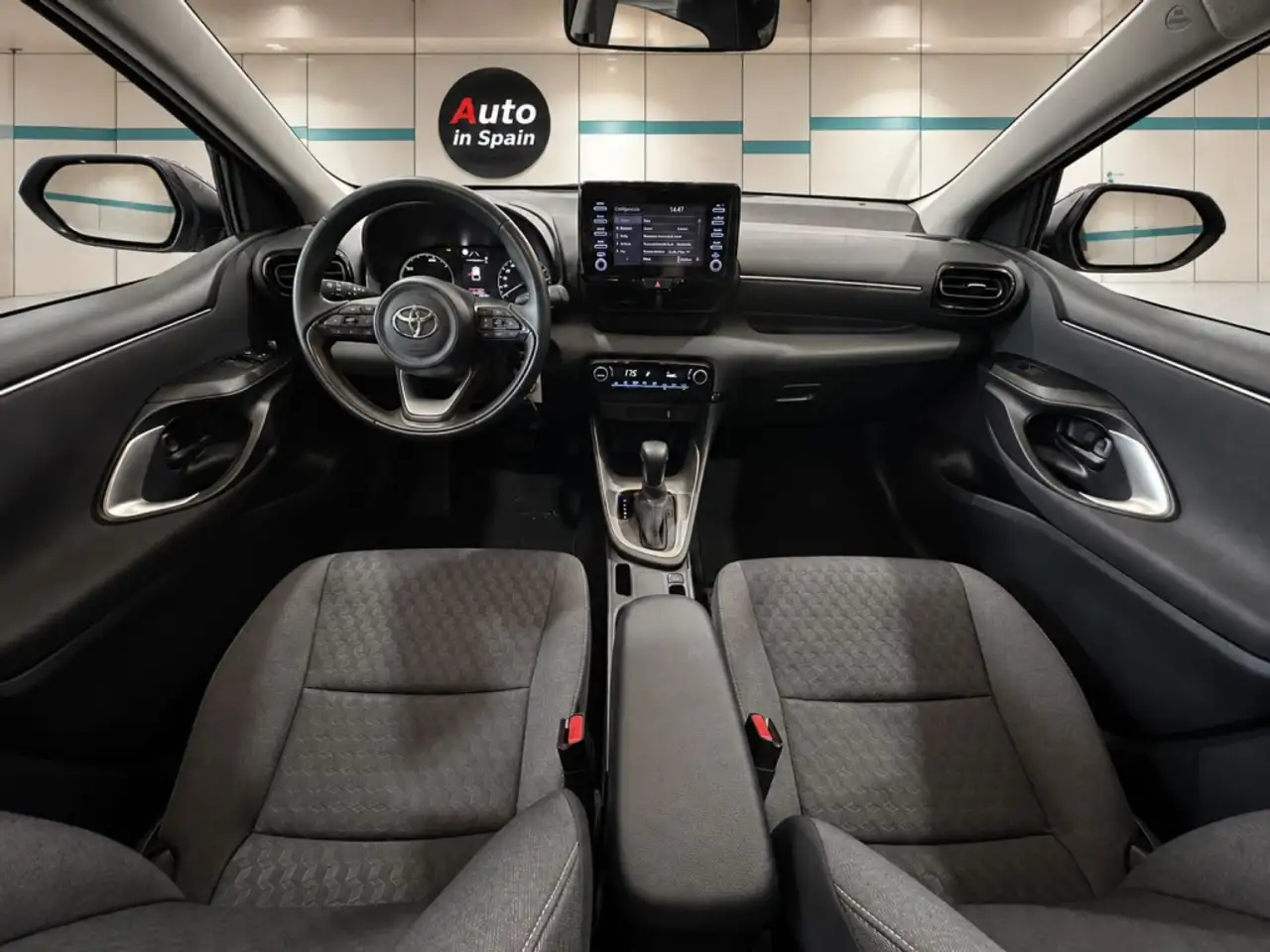Toyota Yaris 120H 1.5 Active Plus — Galería del vehículo 13