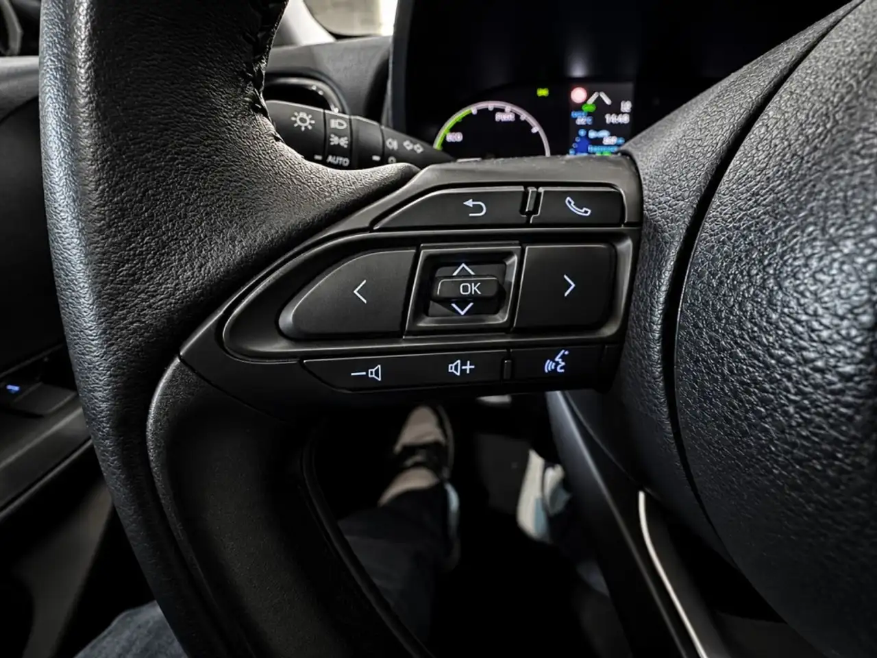 Toyota Yaris 120H 1.5 Active Plus — Galería del vehículo 15
