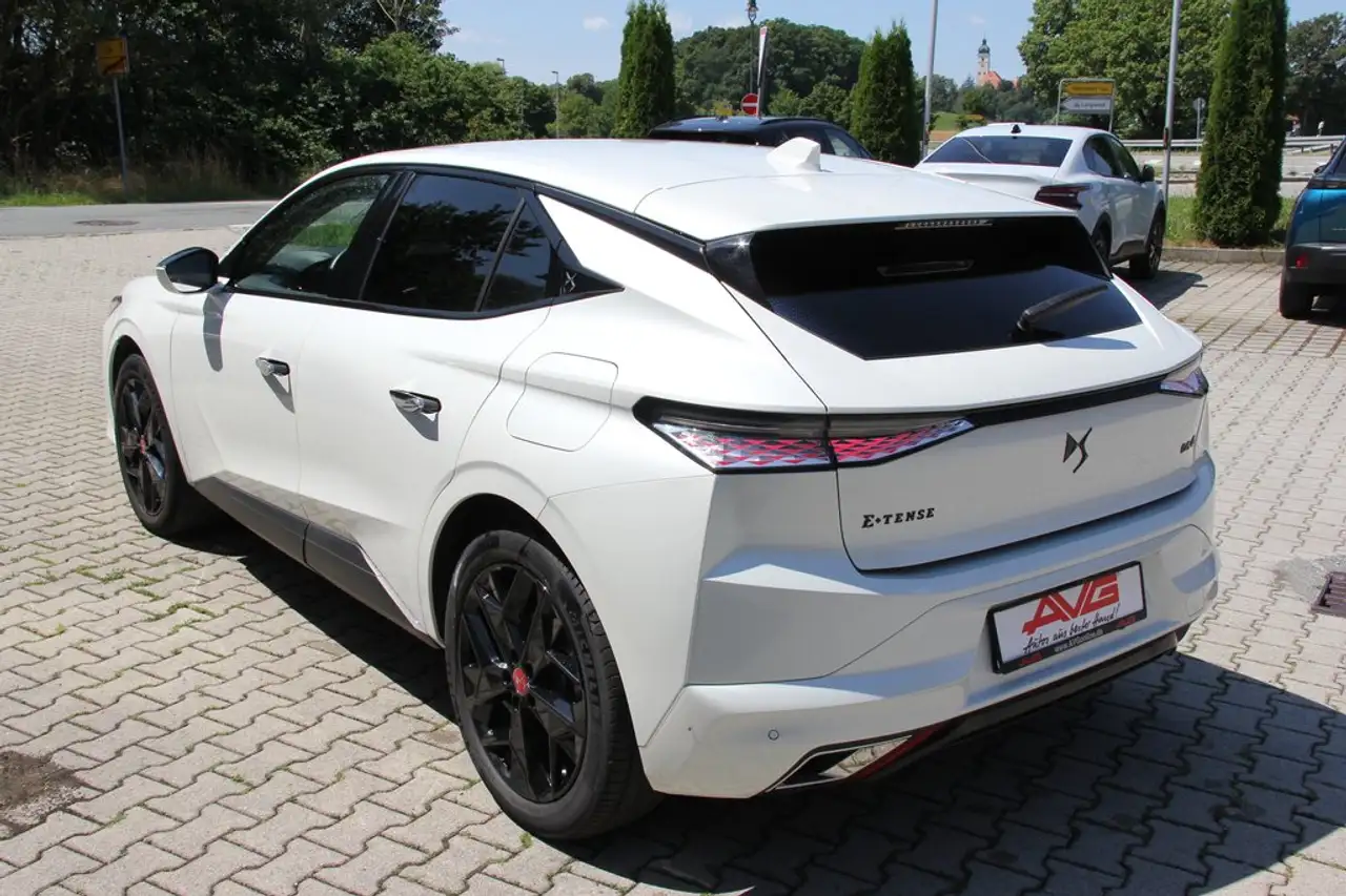 DS Automobiles DS 4 PHEV 225PS Performance Line HUD 19 ZOLL — Vehicle gallery 18