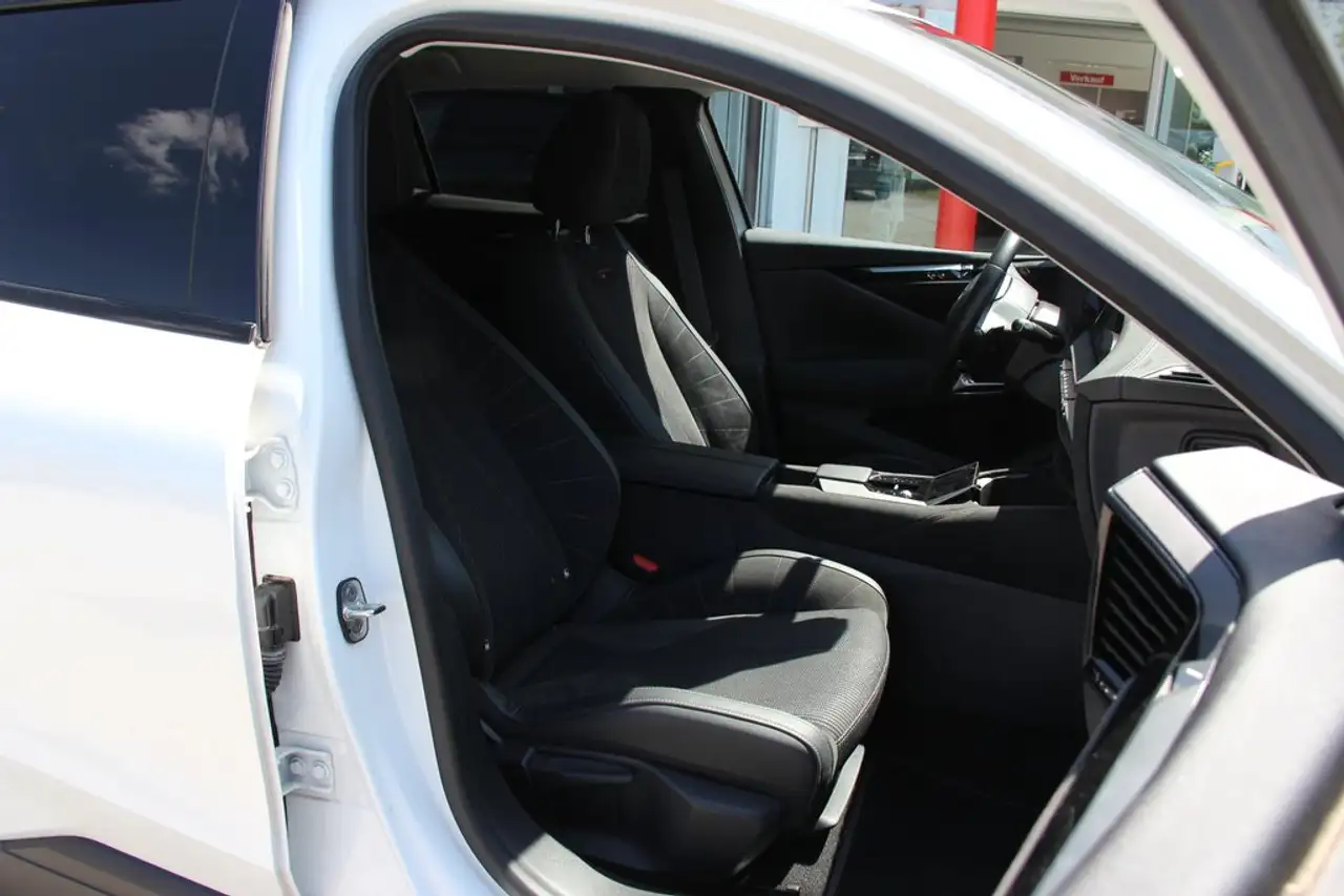 DS Automobiles DS 4 PHEV 225PS Performance Line HUD 19 ZOLL — Vehicle gallery 6