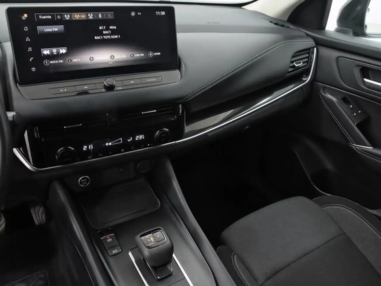Nissan Qashqai DIG-T 116kW Xtronic N-Connecta — معرض صور السيارة 11