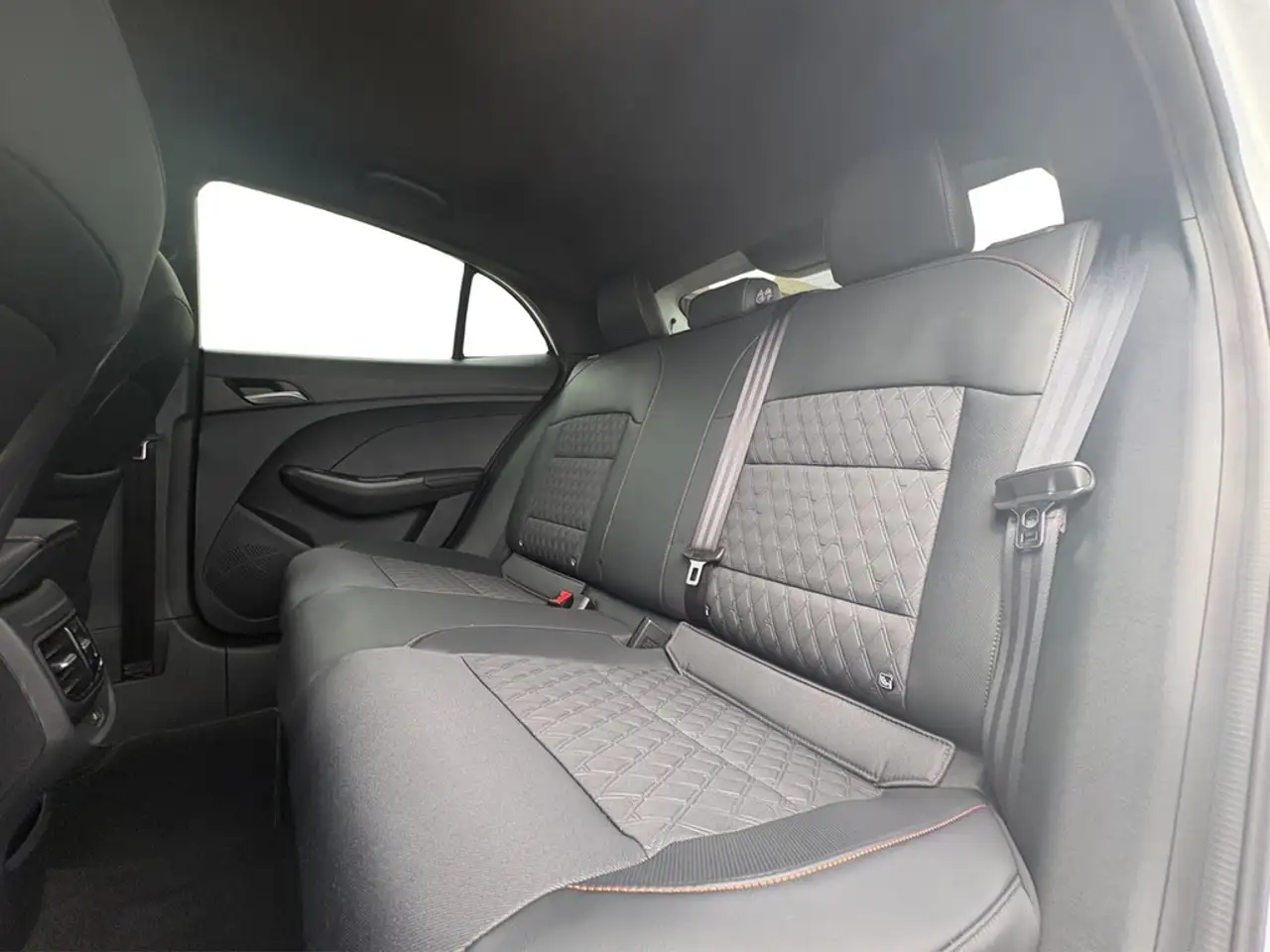 MG MG3 1.5 Hybrid+ Automatik Luxury LED*NAV*SHZ*ACC*PD... — Vehicle gallery 22