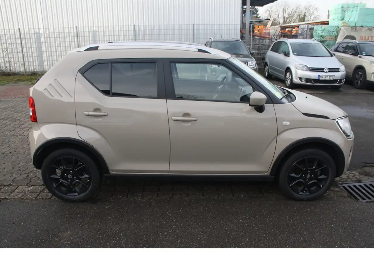 Suzuki Ignis Comfort Automatik *bis 8 Jahre Garantie* — Vehicle gallery 10