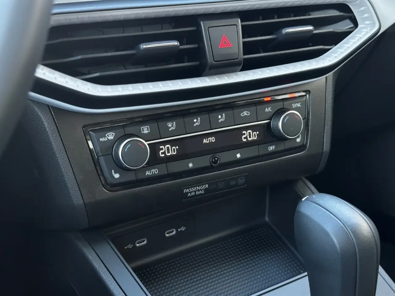 SEAT Ibiza 1.0 TSI DSG Style Edition GJR ACC Shz FullLink LED — Vehicle gallery 14